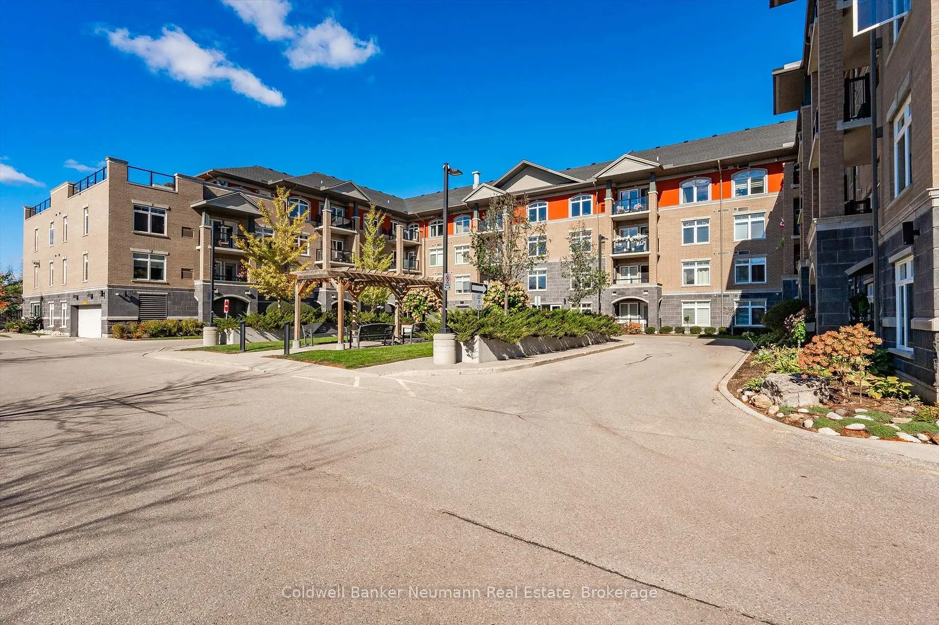 Photo 2 of Unit 304, 106 Bard Boulevard, Guelph, Pineridge/Westminster Woods — HOMEH