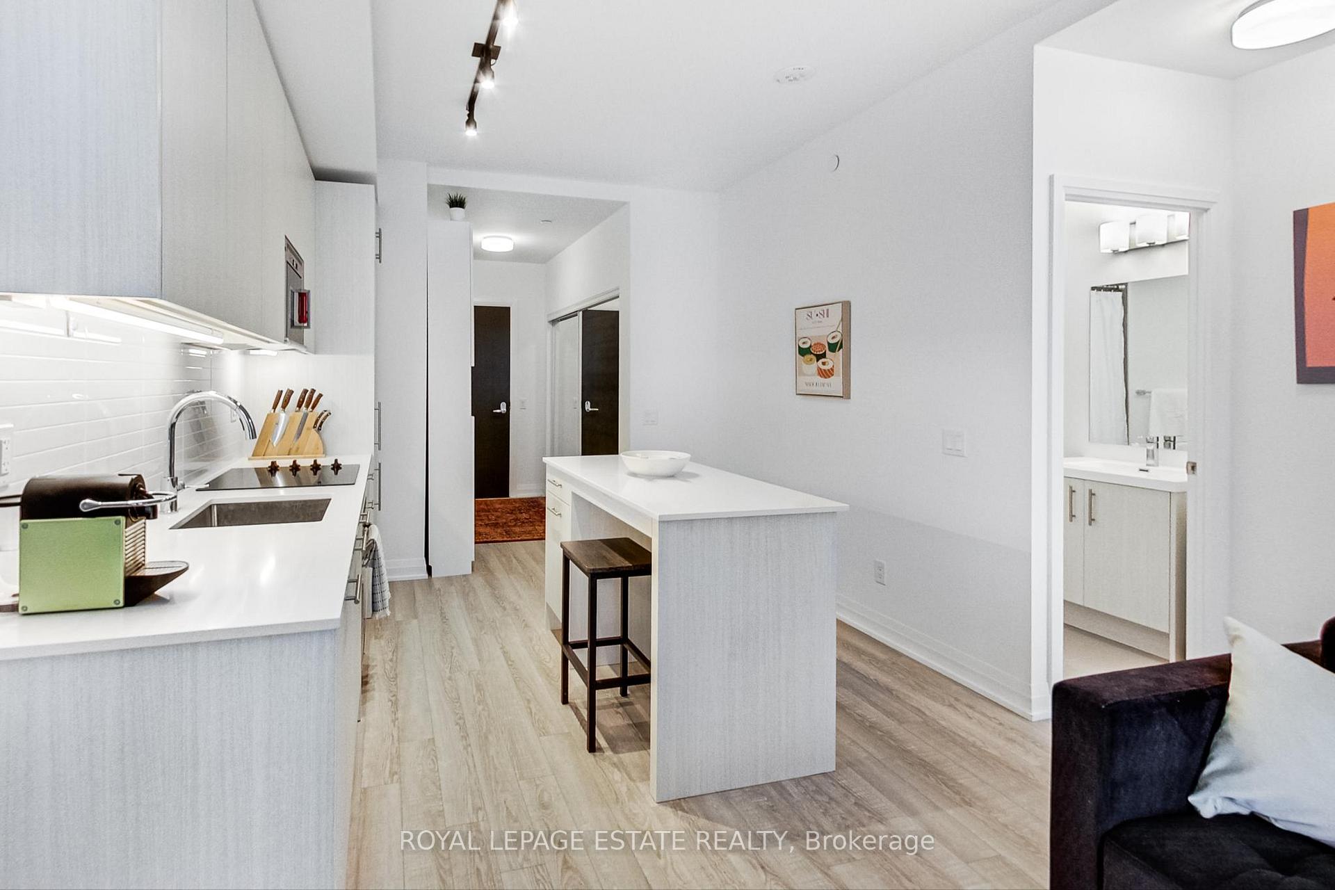 Photo 6 of Unit 808, 286 Main Street, Toronto, East End-Danforth — HOMEH
