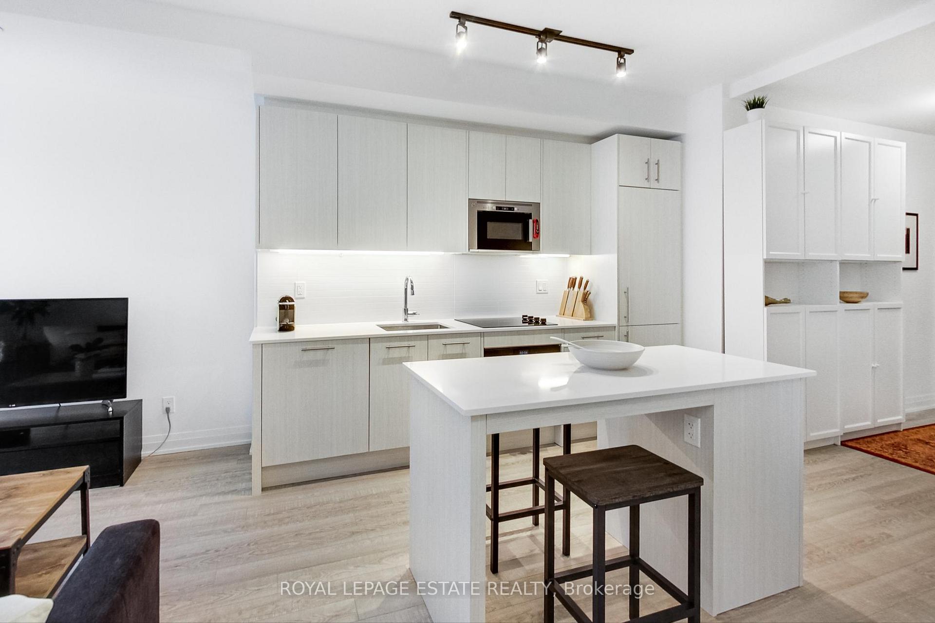 Photo 8 of Unit 808, 286 Main Street, Toronto, East End-Danforth — HOMEH
