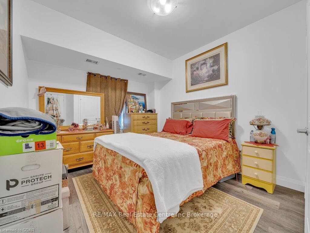 Photo 8 of Unit 101, 332 Gosling Gardens, Guelph, Clairfields/Hanlon Business Park — HOMEH