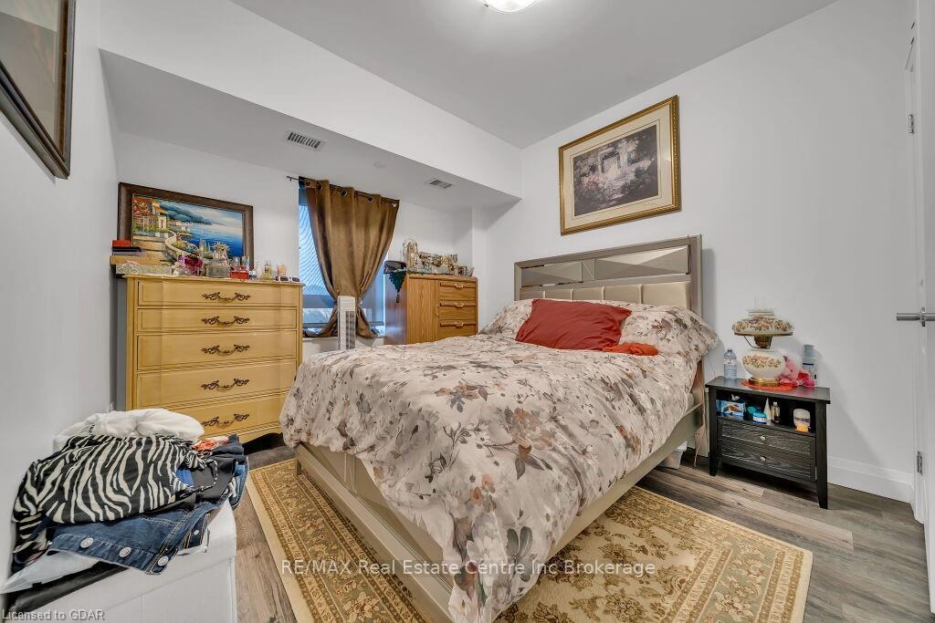 Photo 9 of Unit 101, 332 Gosling Gardens, Guelph, Clairfields/Hanlon Business Park — HOMEH