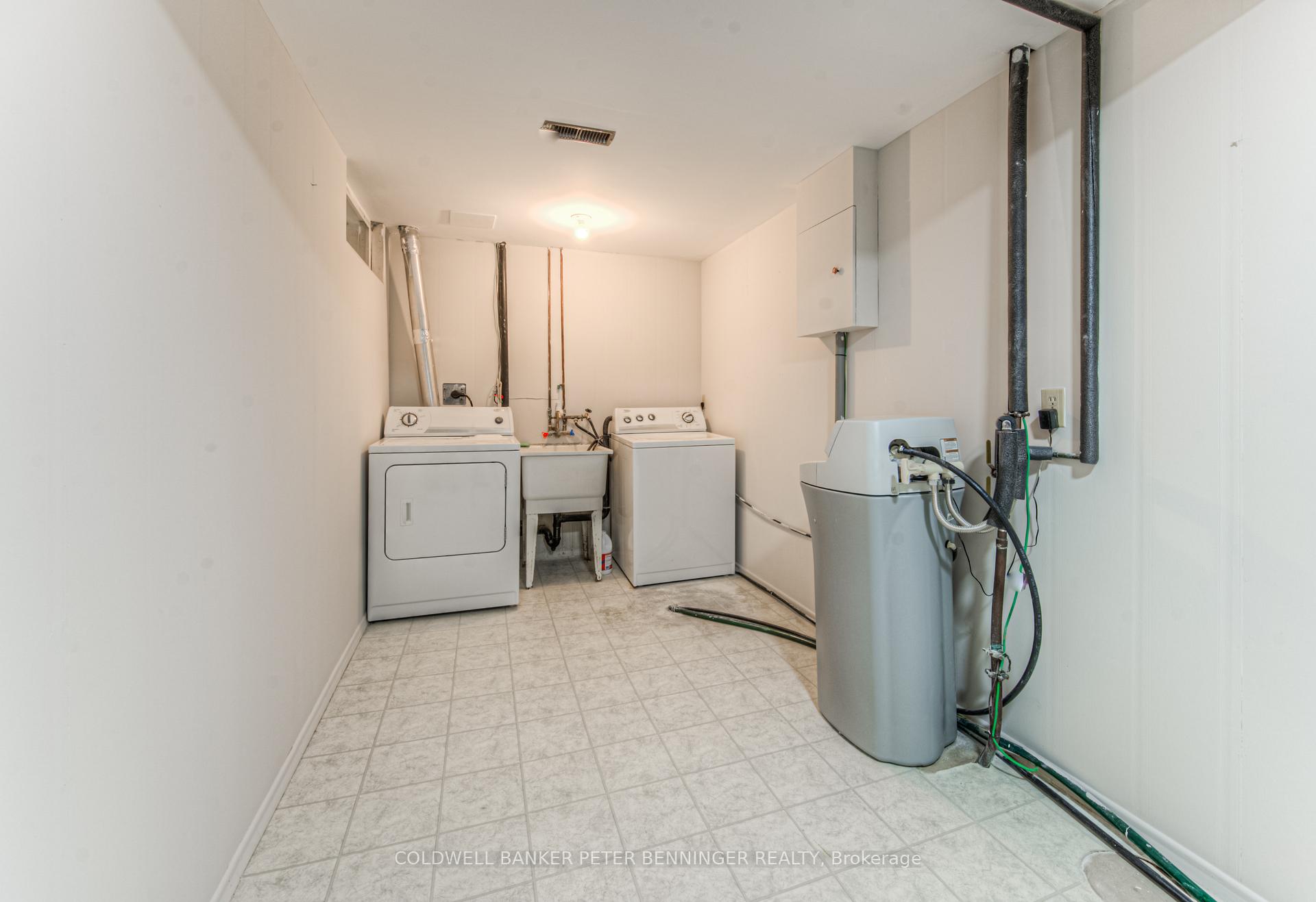 Photo 7 of Unit 4, 425 Keats Way, Waterloo — HOMEH