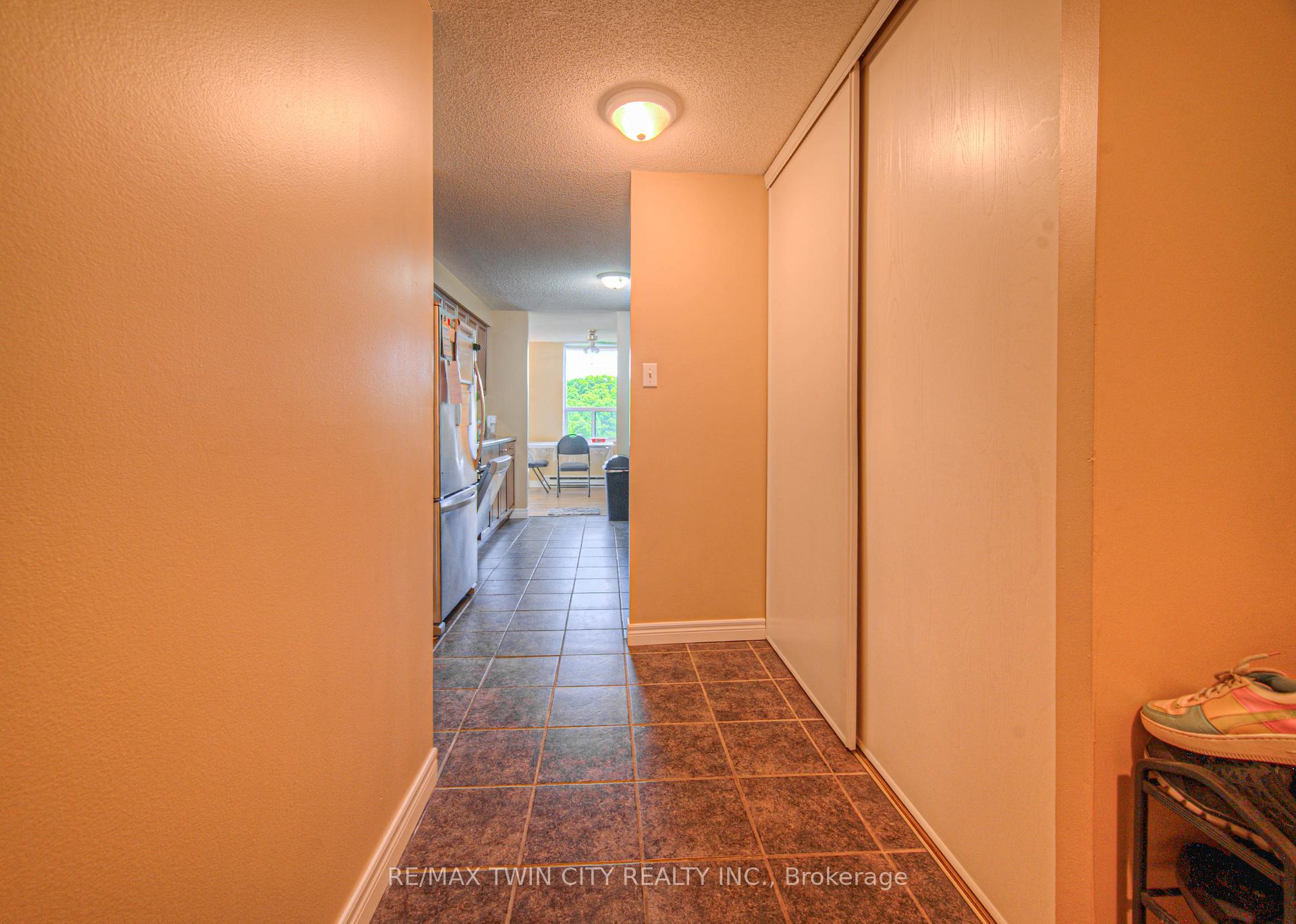 Photo 3 of Unit 1412, 35 Green Valley Drive W, Kitchener — HOMEH