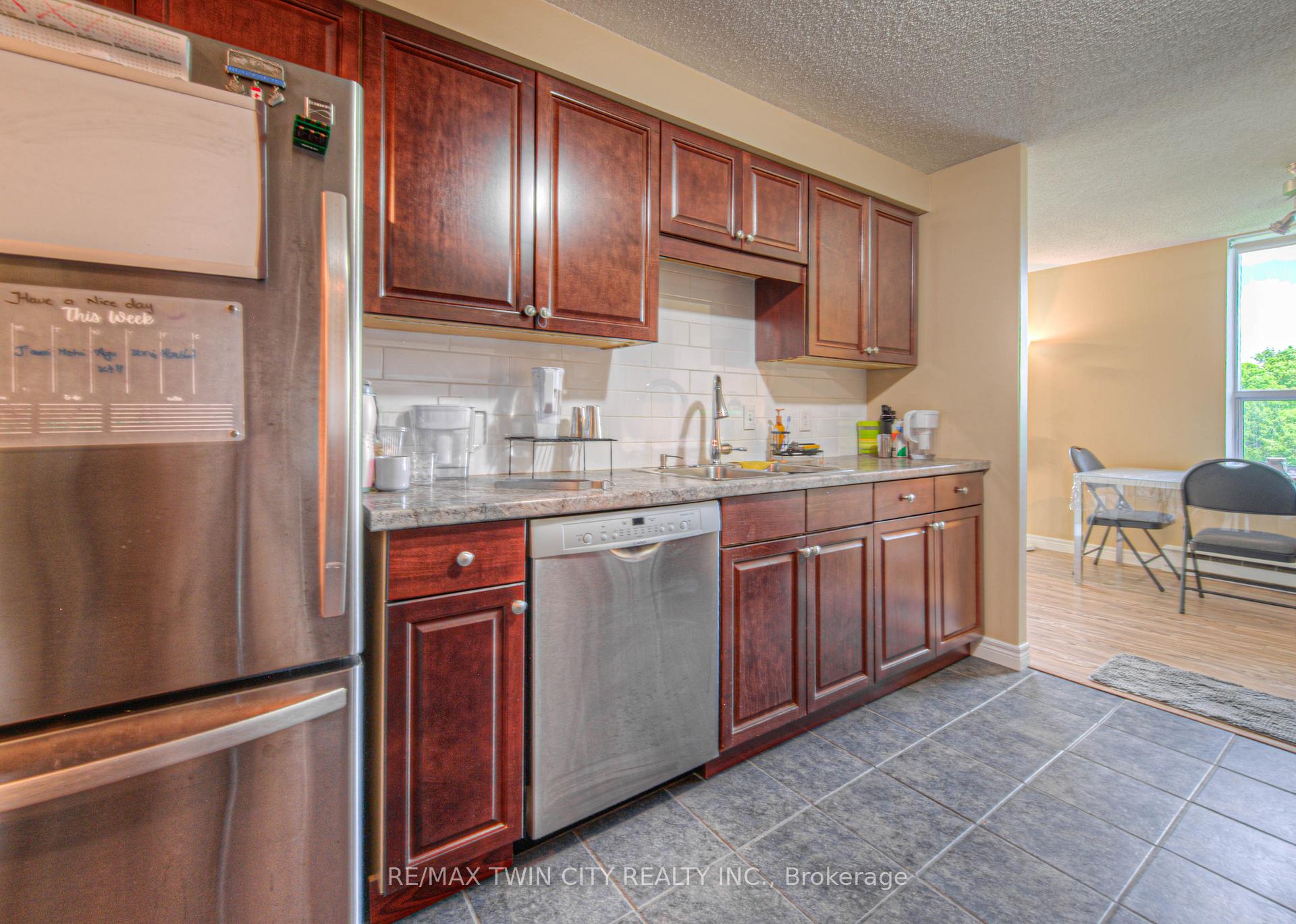 Photo 6 of Unit 1412, 35 Green Valley Drive W, Kitchener — HOMEH