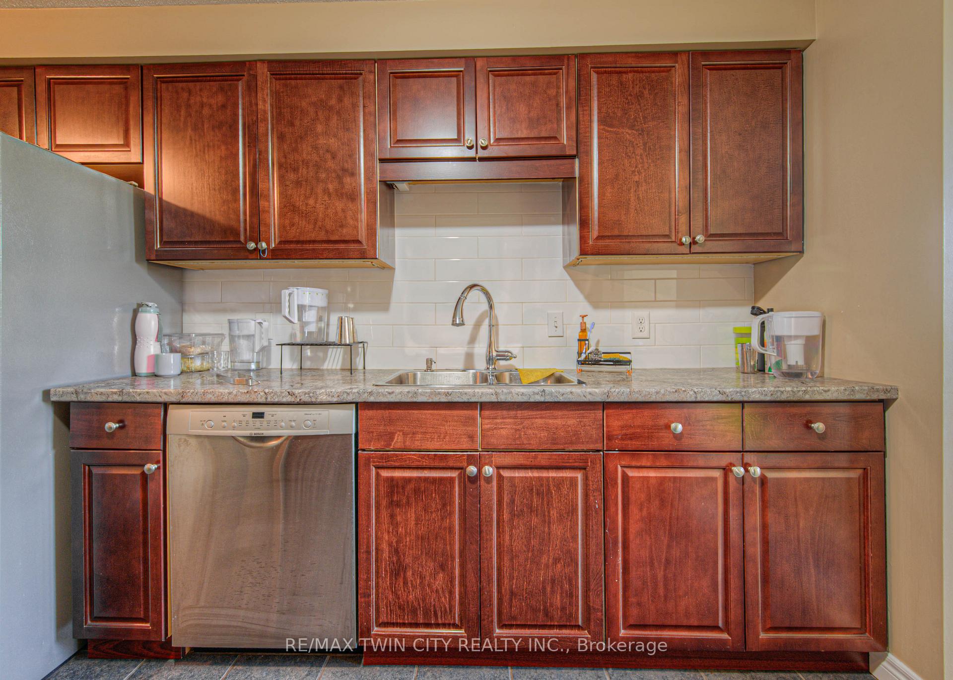 Photo 7 of Unit 1412, 35 Green Valley Drive W, Kitchener — HOMEH