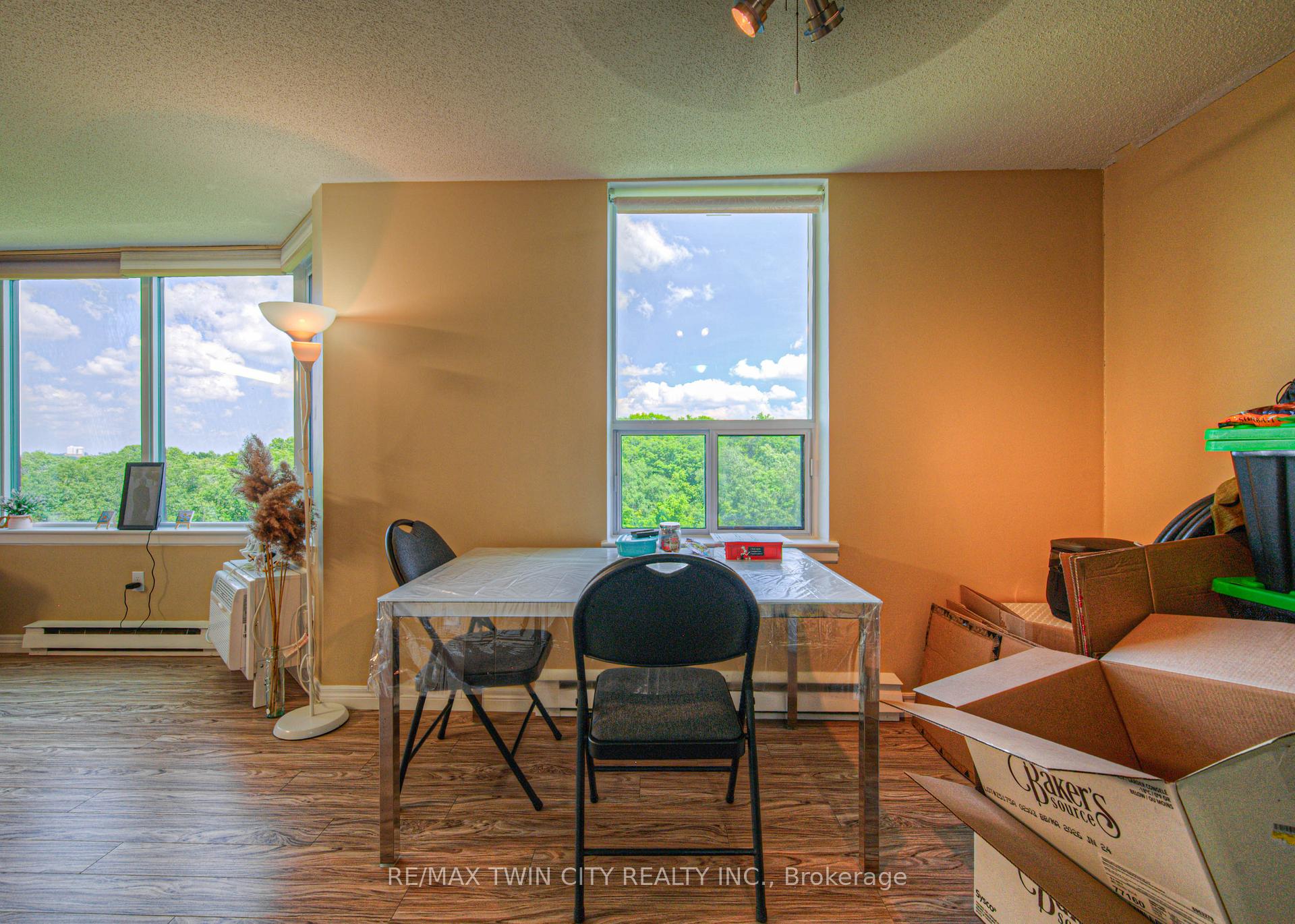 Photo 9 of Unit 1412, 35 Green Valley Drive W, Kitchener — HOMEH