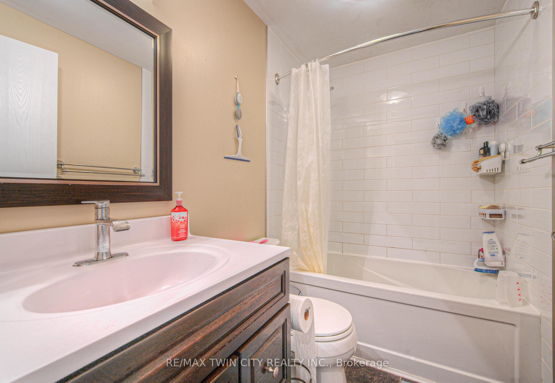 Photo 13 of Unit 1412, 35 Green Valley Drive W, Kitchener — HOMEH