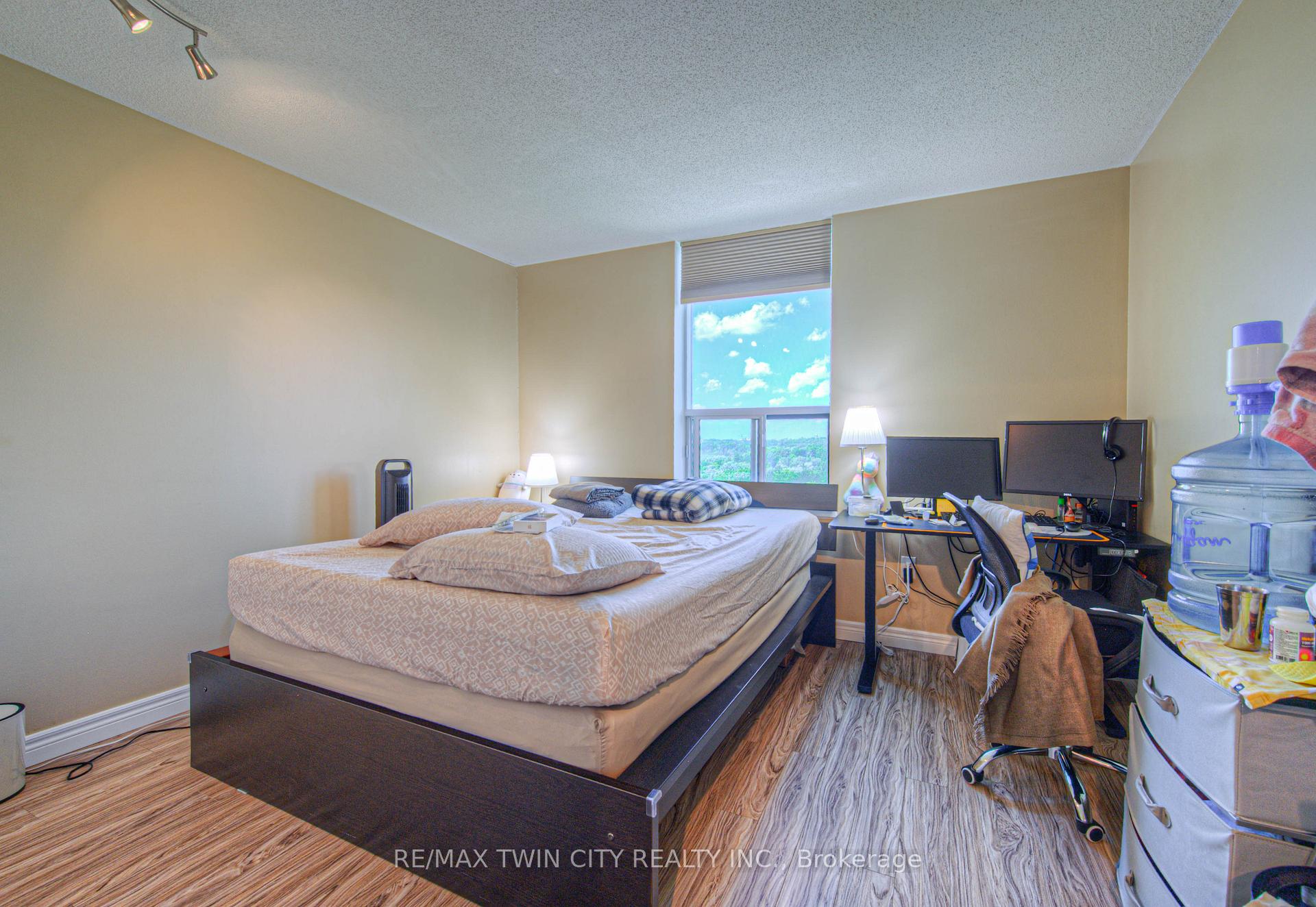 Photo 14 of Unit 1412, 35 Green Valley Drive W, Kitchener — HOMEH