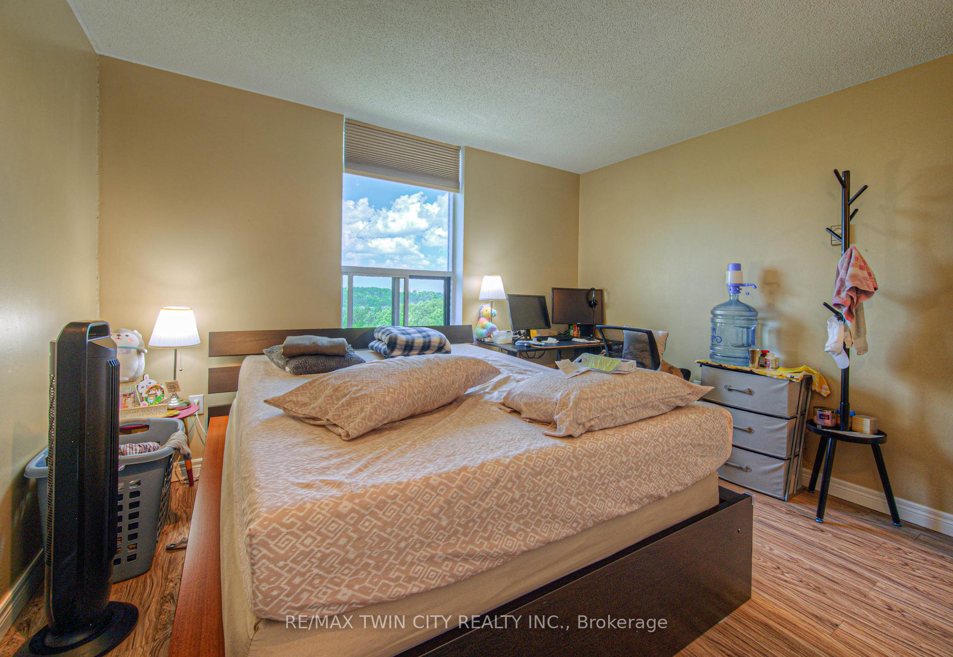 Photo 15 of Unit 1412, 35 Green Valley Drive W, Kitchener — HOMEH