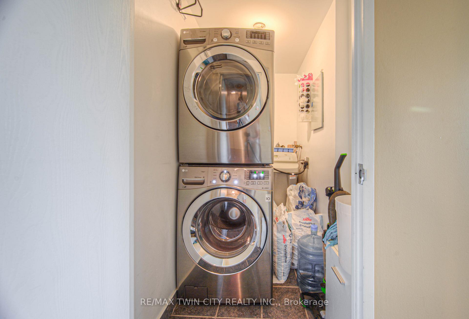Photo 17 of Unit 1412, 35 Green Valley Drive W, Kitchener — HOMEH
