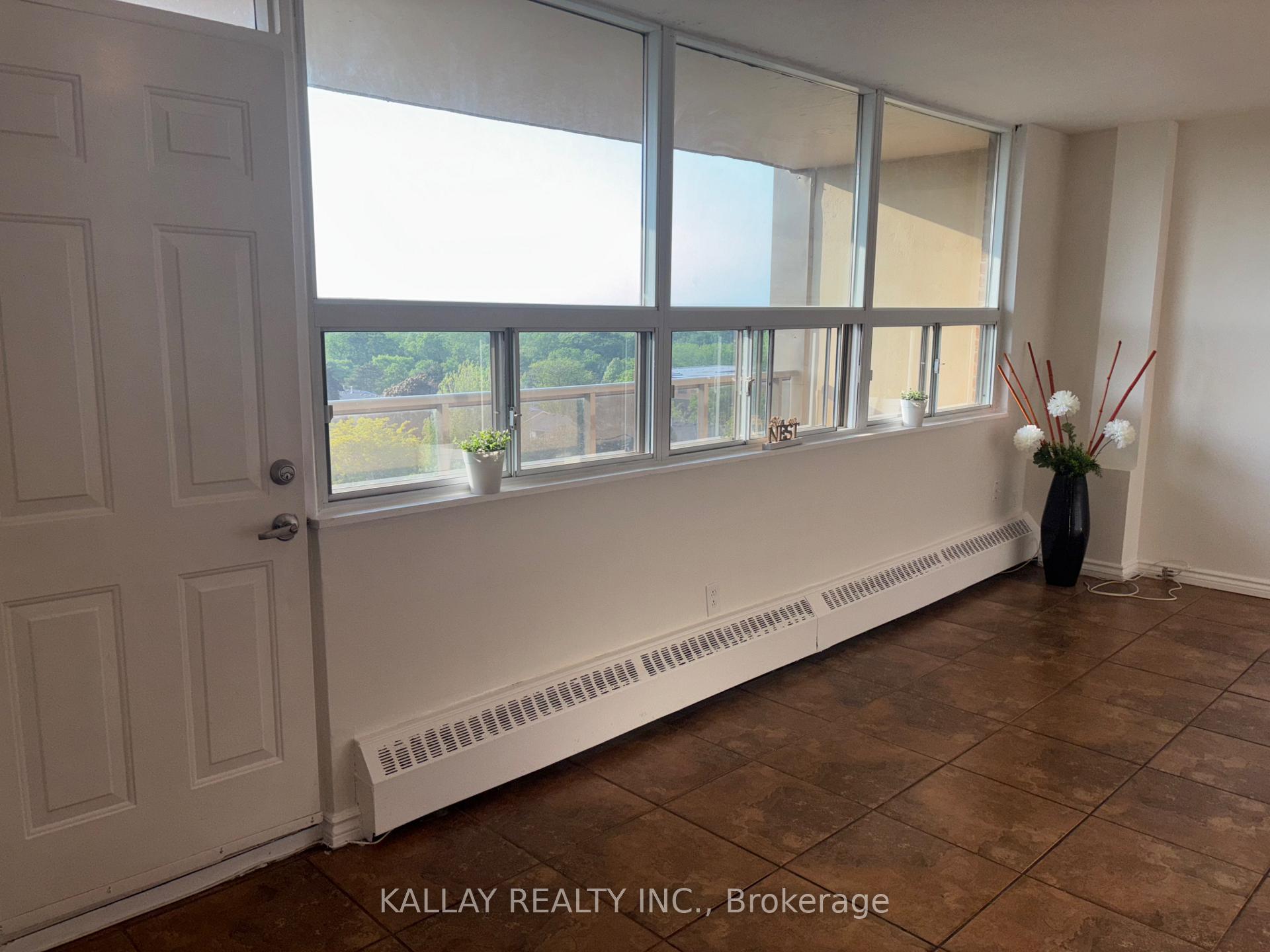 Photo 16 of Unit 812, 15 Nicklaus Drive, Hamilton, Vincent — HOMEH