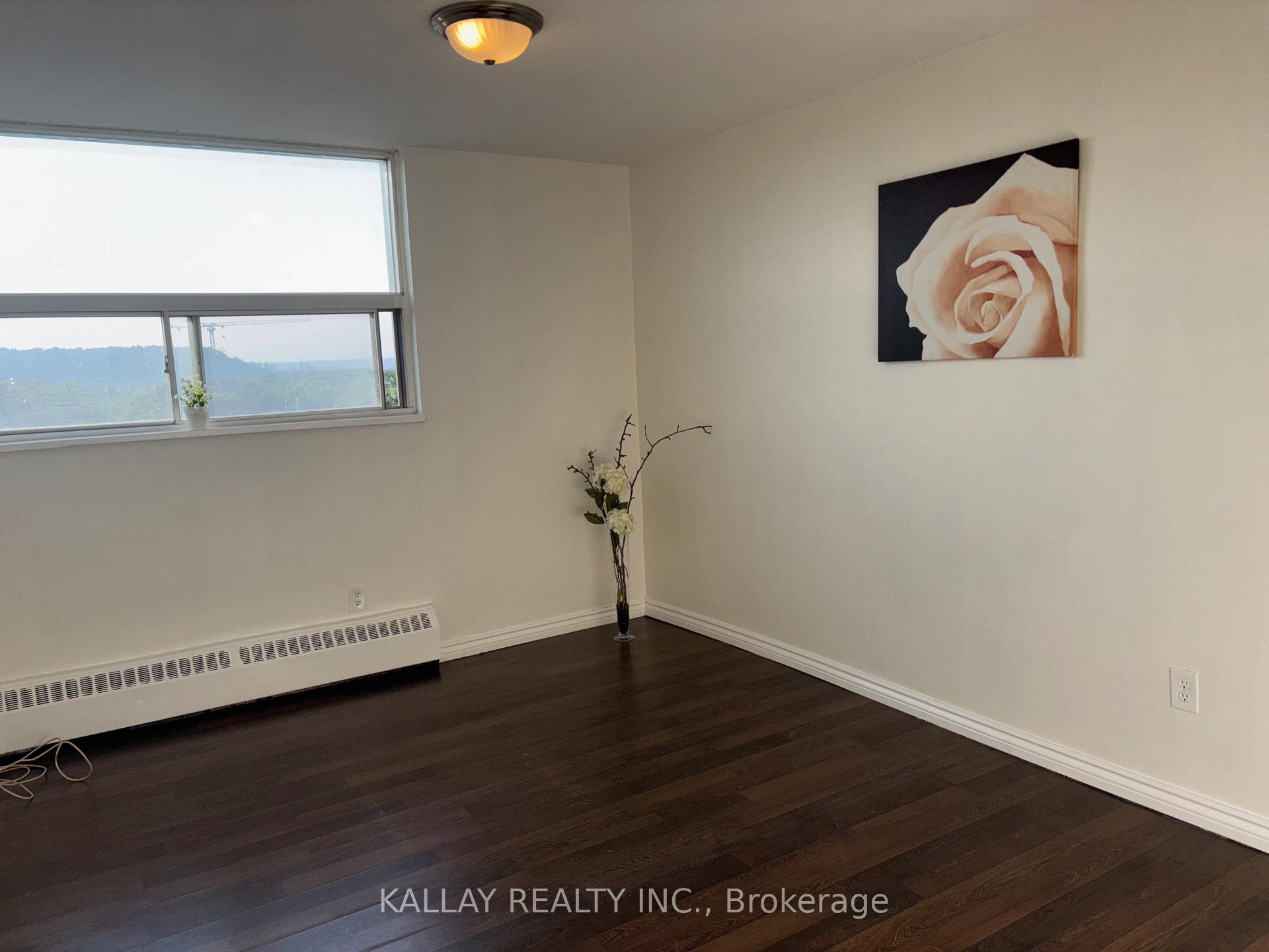 Photo 21 of Unit 812, 15 Nicklaus Drive, Hamilton, Vincent — HOMEH