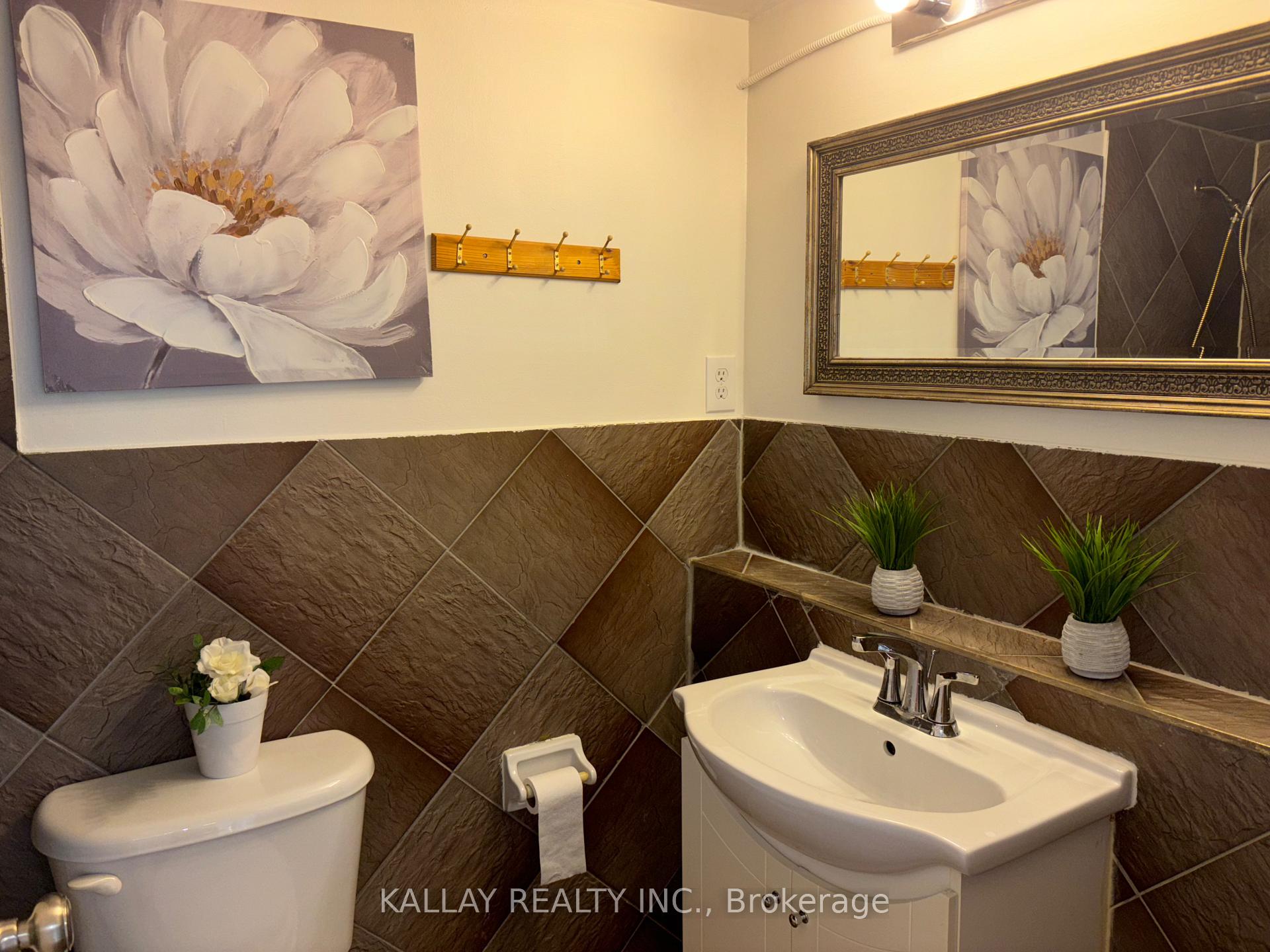 Photo 63 of Unit 812, 15 Nicklaus Drive, Hamilton, Vincent — HOMEH