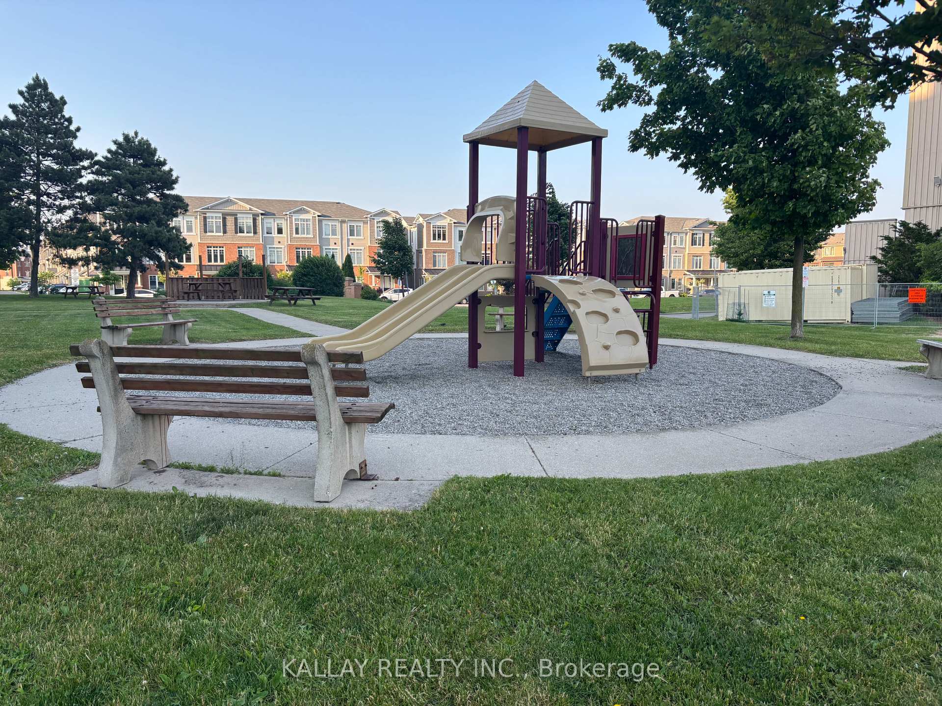 Photo 73 of Unit 812, 15 Nicklaus Drive, Hamilton, Vincent — HOMEH