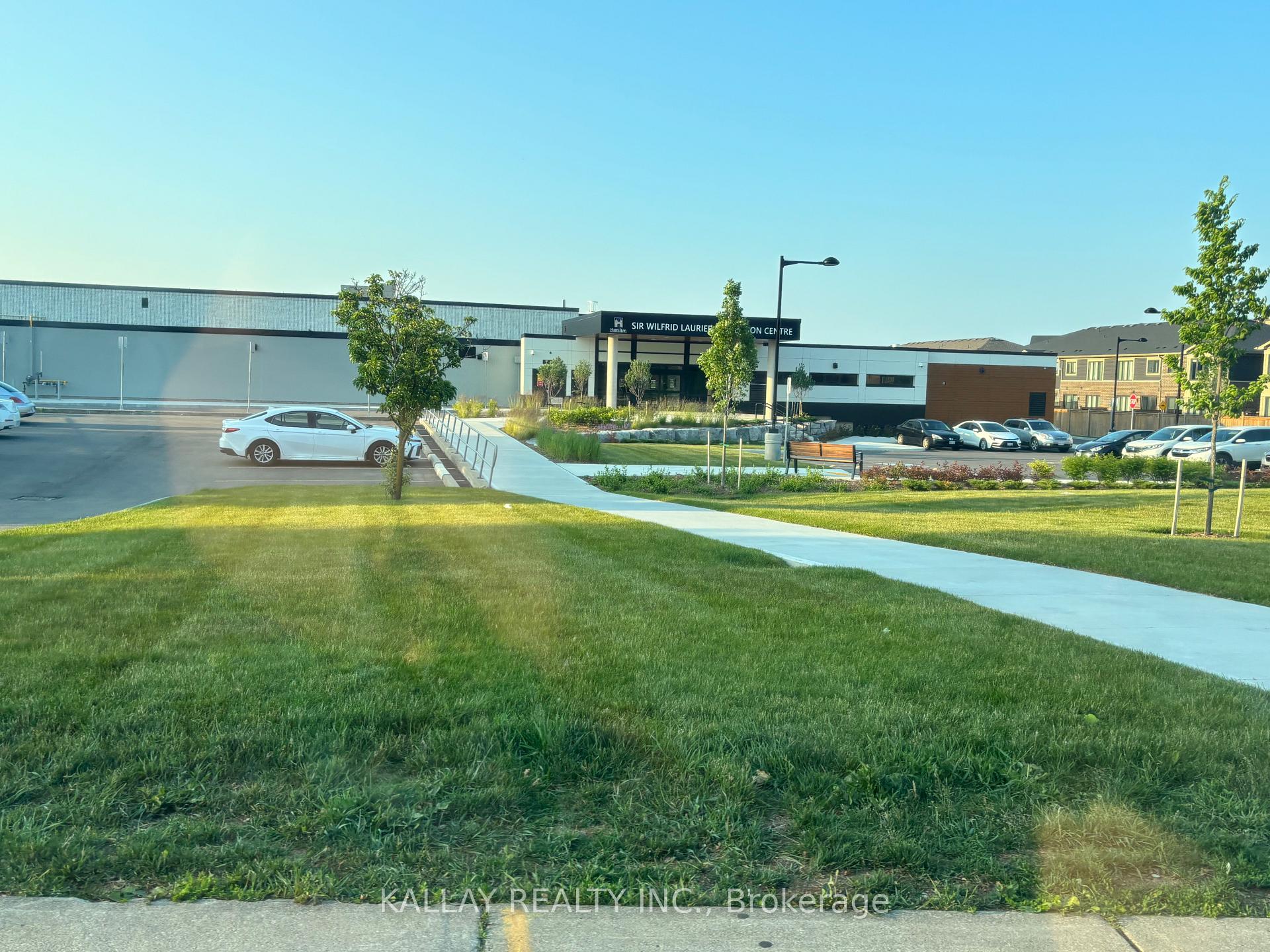 Photo 75 of Unit 812, 15 Nicklaus Drive, Hamilton, Vincent — HOMEH