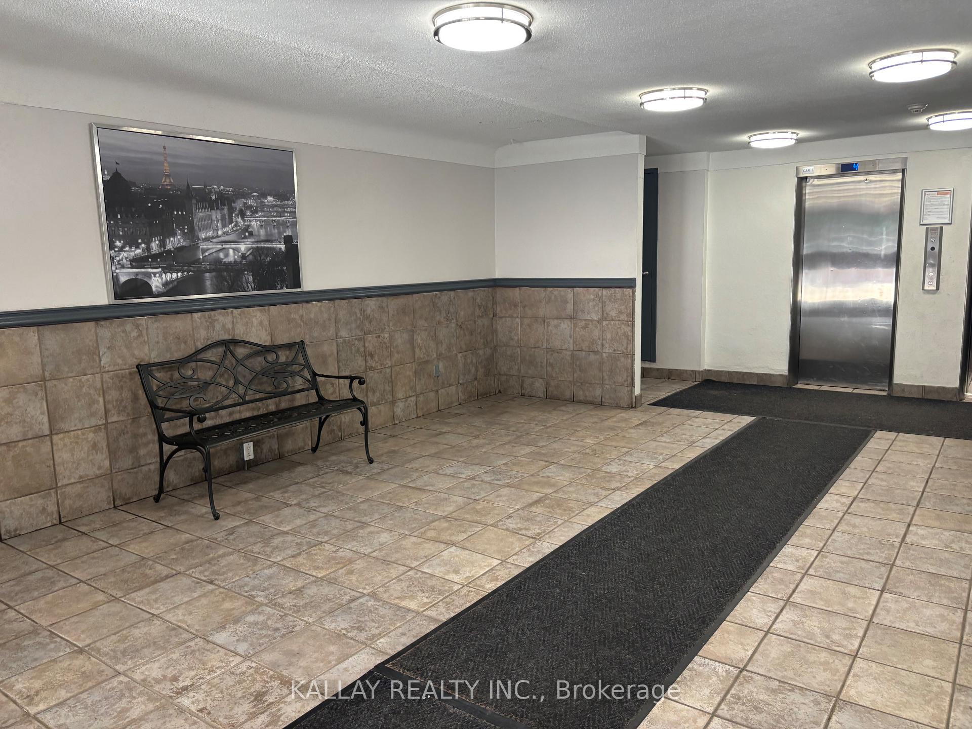 Photo 22 of Unit 812, 15 Nicklaus Drive, Hamilton, Vincent — HOMEH