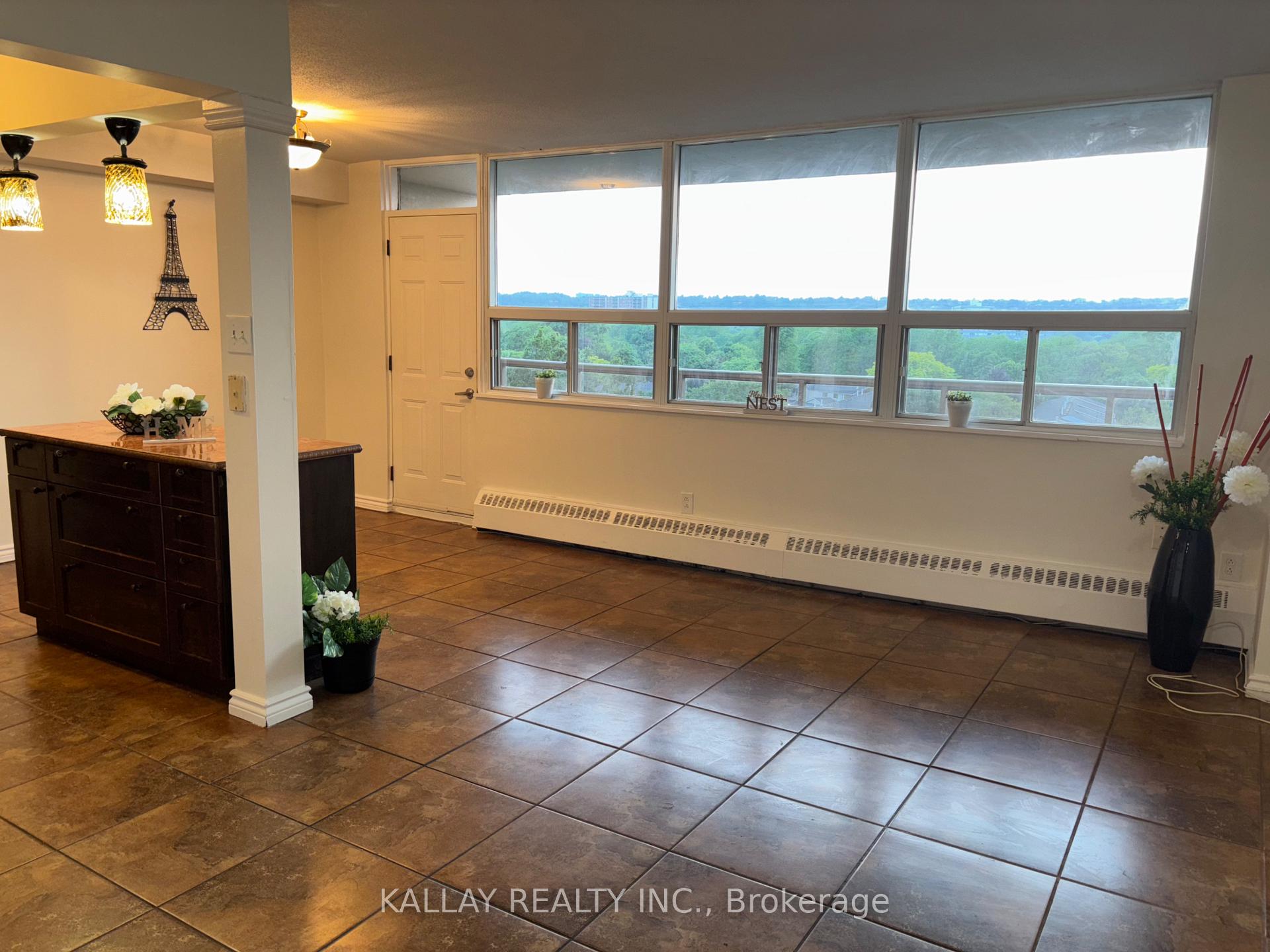 Photo 23 of Unit 812, 15 Nicklaus Drive, Hamilton, Vincent — HOMEH