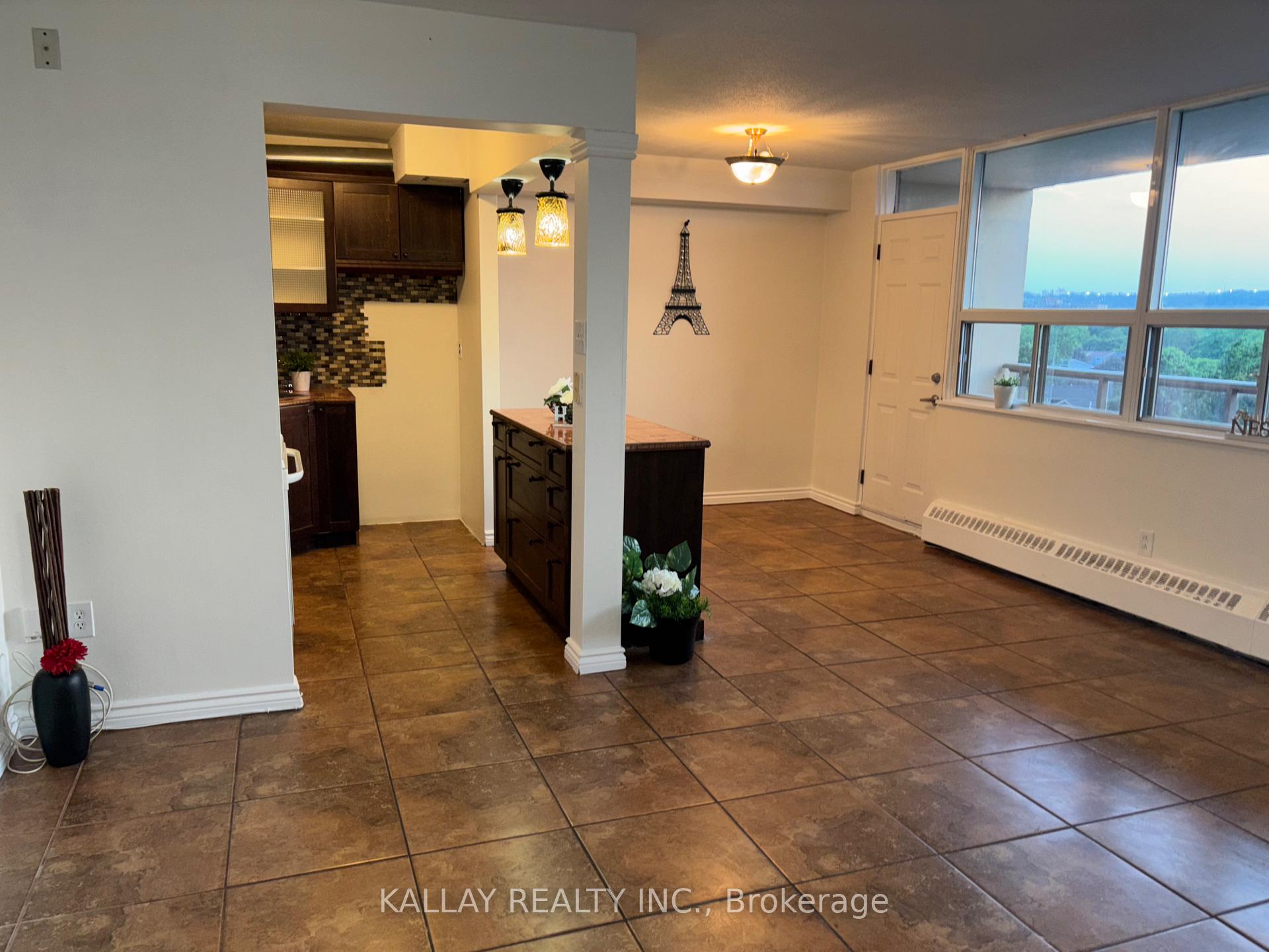 Photo 27 of Unit 812, 15 Nicklaus Drive, Hamilton, Vincent — HOMEH