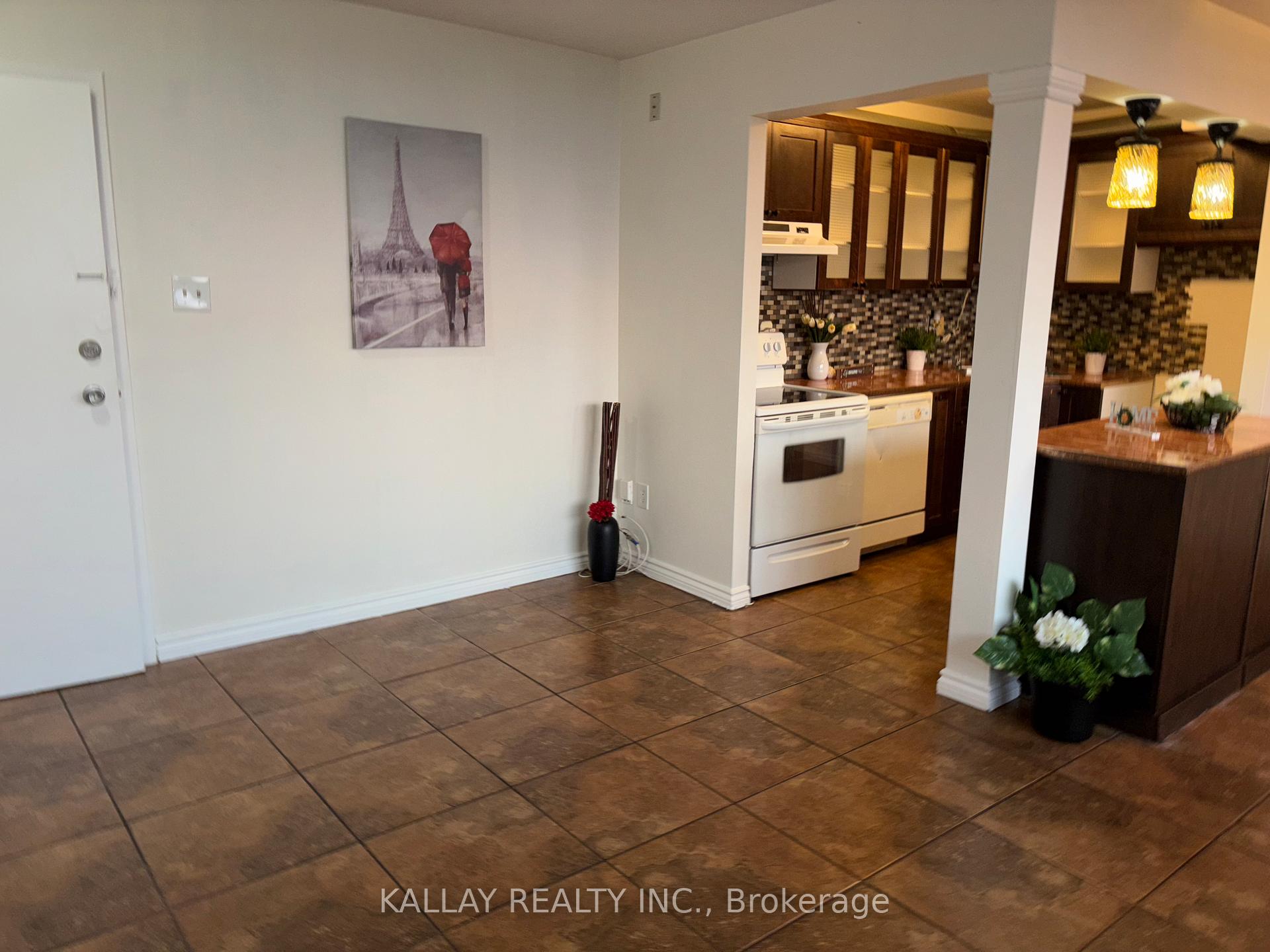Photo 28 of Unit 812, 15 Nicklaus Drive, Hamilton, Vincent — HOMEH