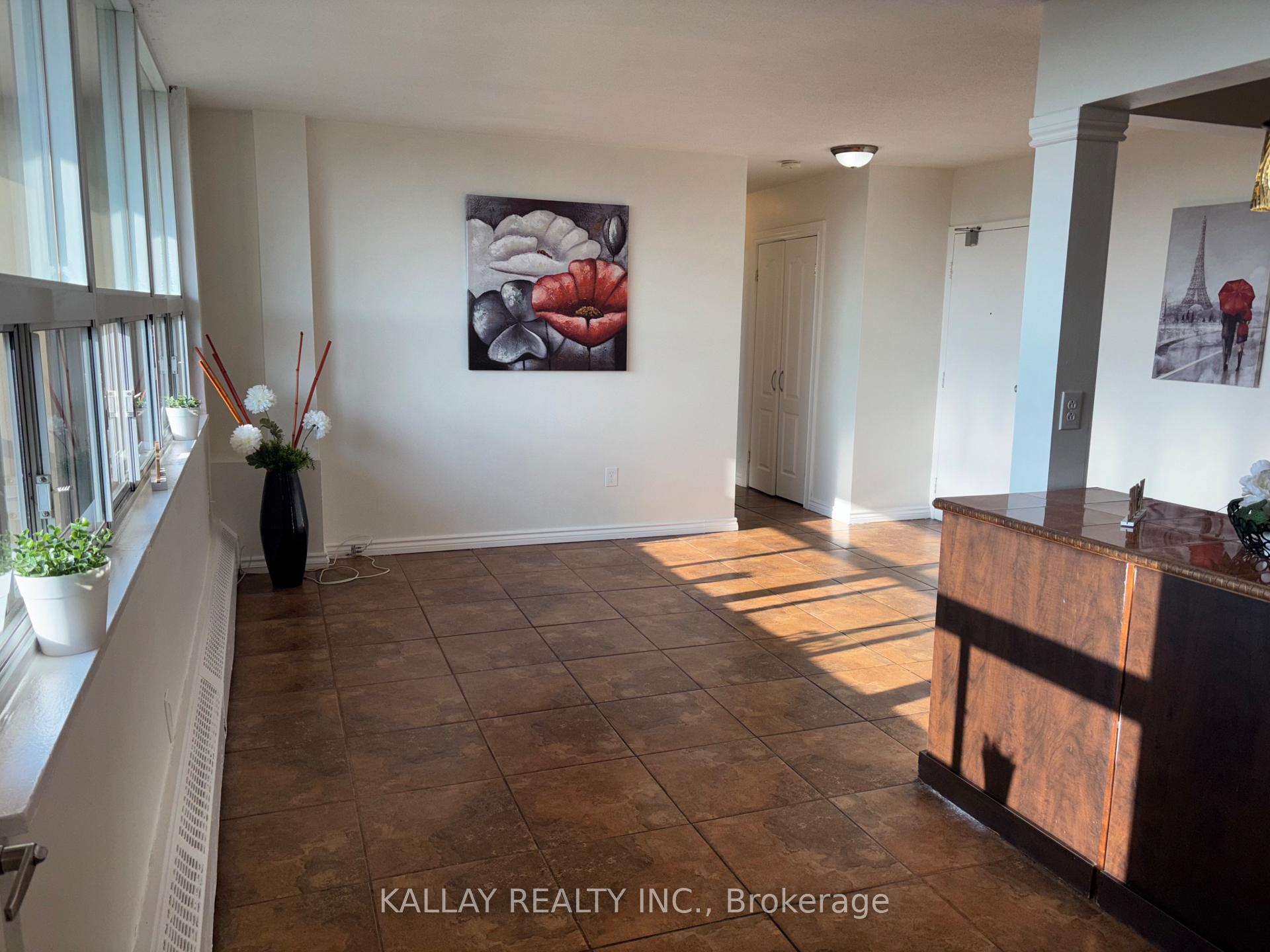Photo 33 of Unit 812, 15 Nicklaus Drive, Hamilton, Vincent — HOMEH