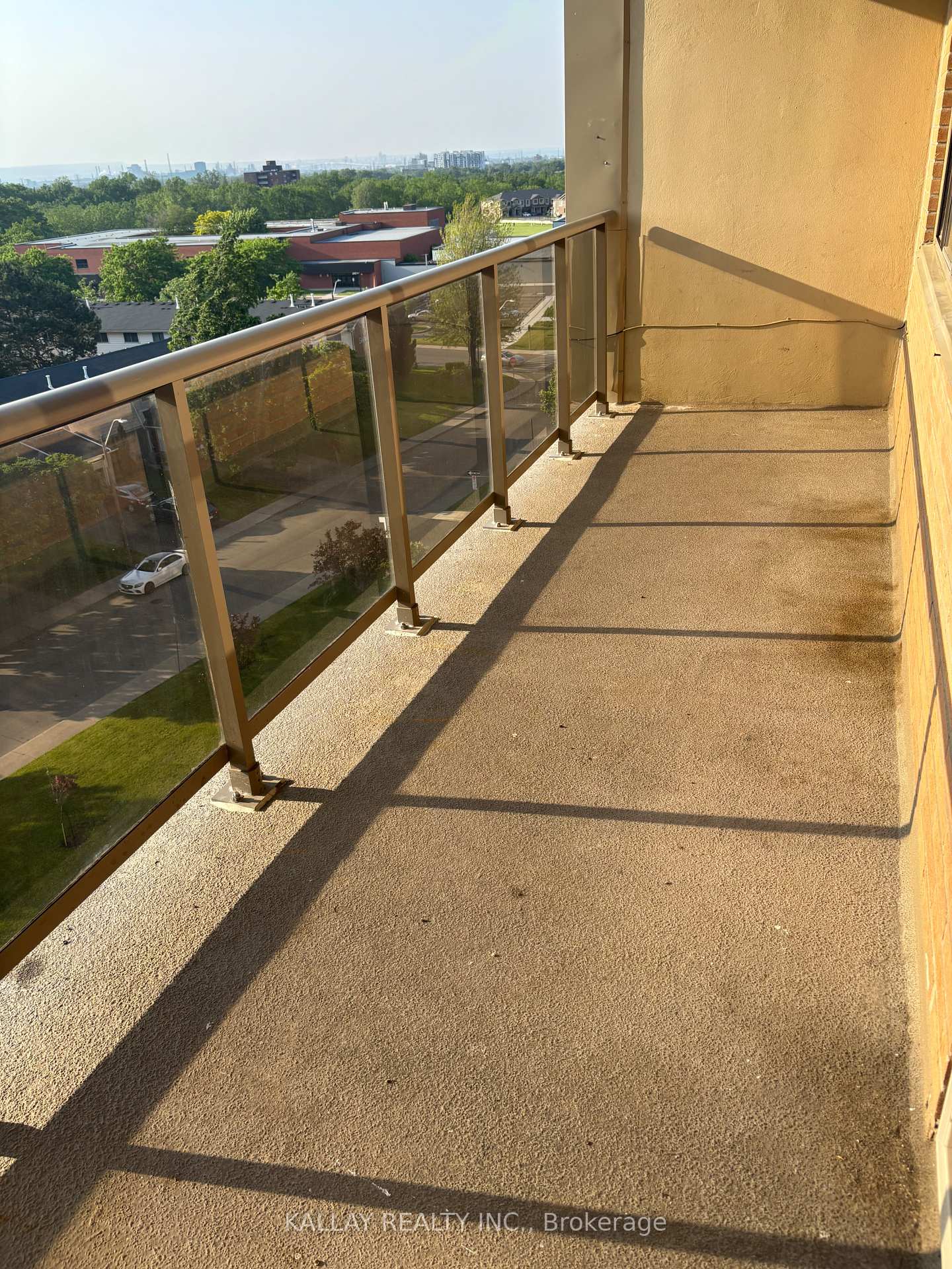 Photo 39 of Unit 812, 15 Nicklaus Drive, Hamilton, Vincent — HOMEH