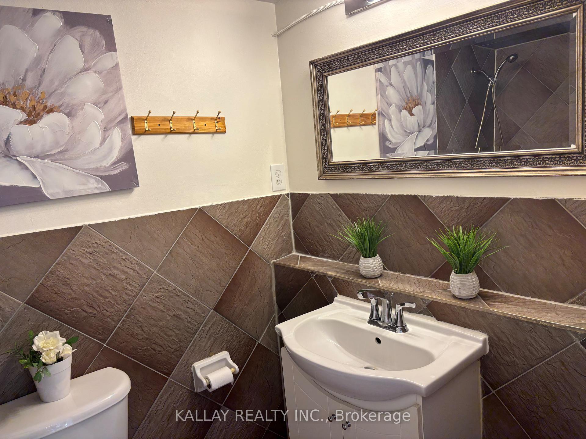 Photo 47 of Unit 812, 15 Nicklaus Drive, Hamilton, Vincent — HOMEH