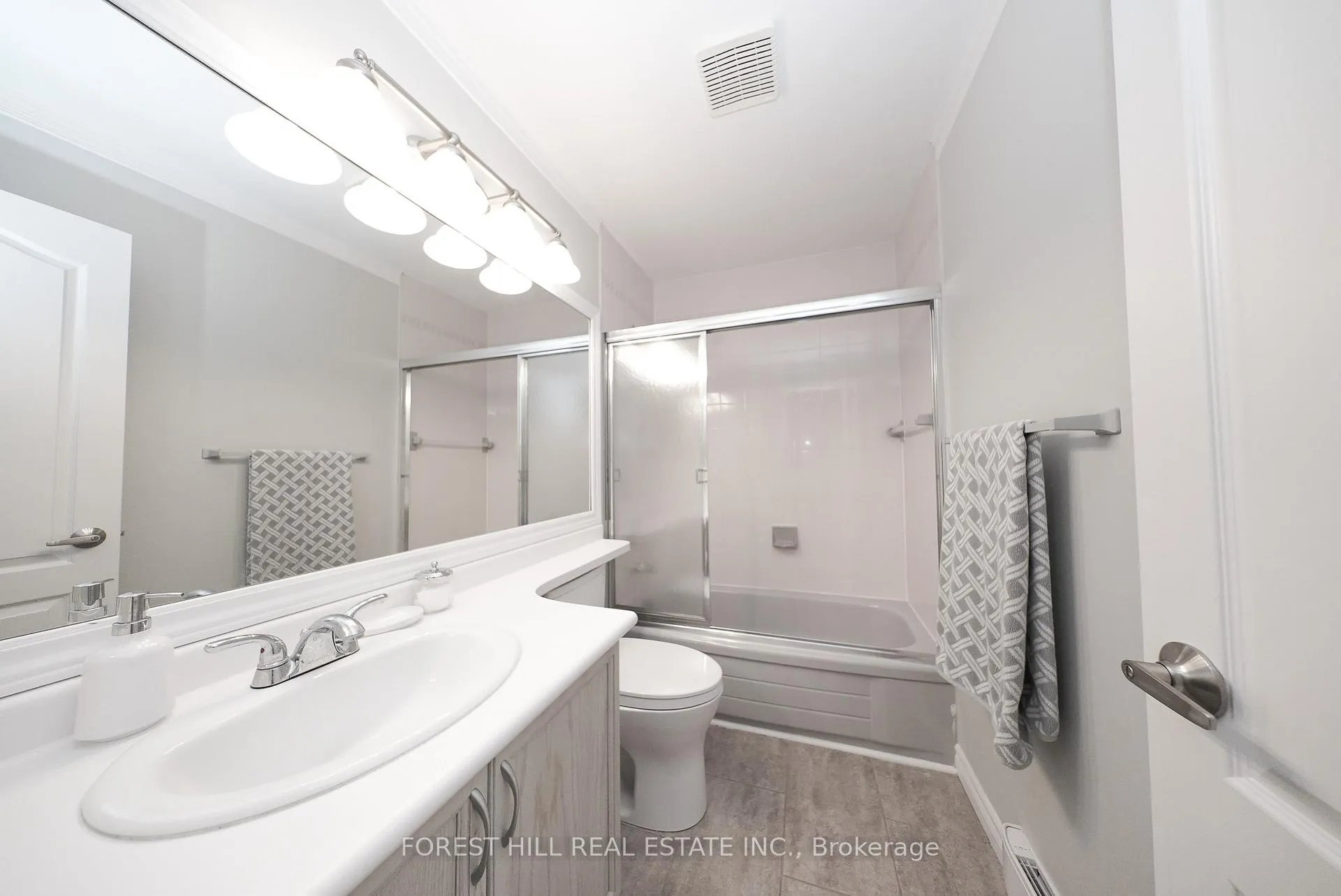Photo 34 of Unit 11, 30 Laguna Parkway, Ramara, Brechin — HOMEH