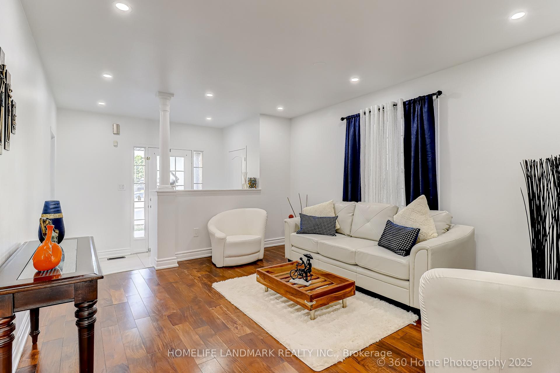 Photo 4 of 105 Warnford Circle, Ajax, Northeast Ajax — HOMEH