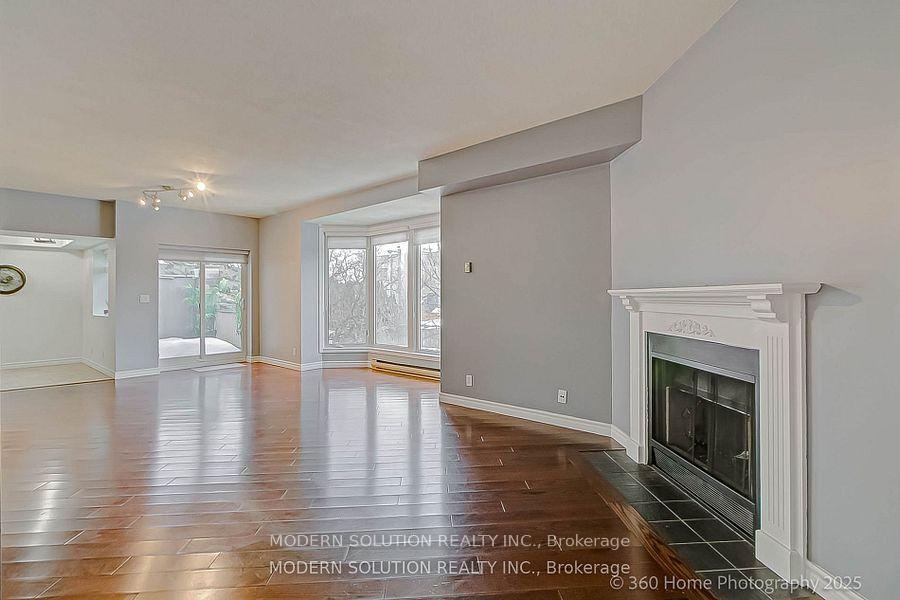 Photo 4 of Unit 304, 21 George Street, Aurora, Aurora Village — HOMEH