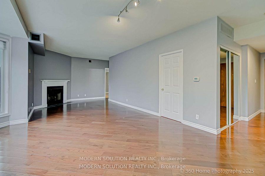 Photo 6 of Unit 304, 21 George Street, Aurora, Aurora Village — HOMEH