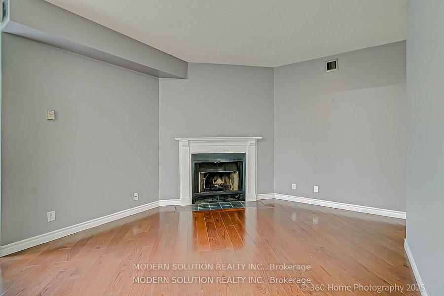 Photo 7 of Unit 304, 21 George Street, Aurora, Aurora Village — HOMEH