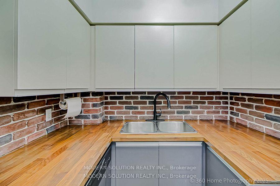 Photo 13 of Unit 304, 21 George Street, Aurora, Aurora Village — HOMEH