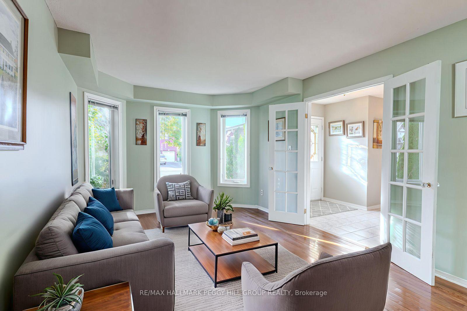 Photo 6 of 58 McDougall Drive, Barrie, West Bayfield — HOMEH
