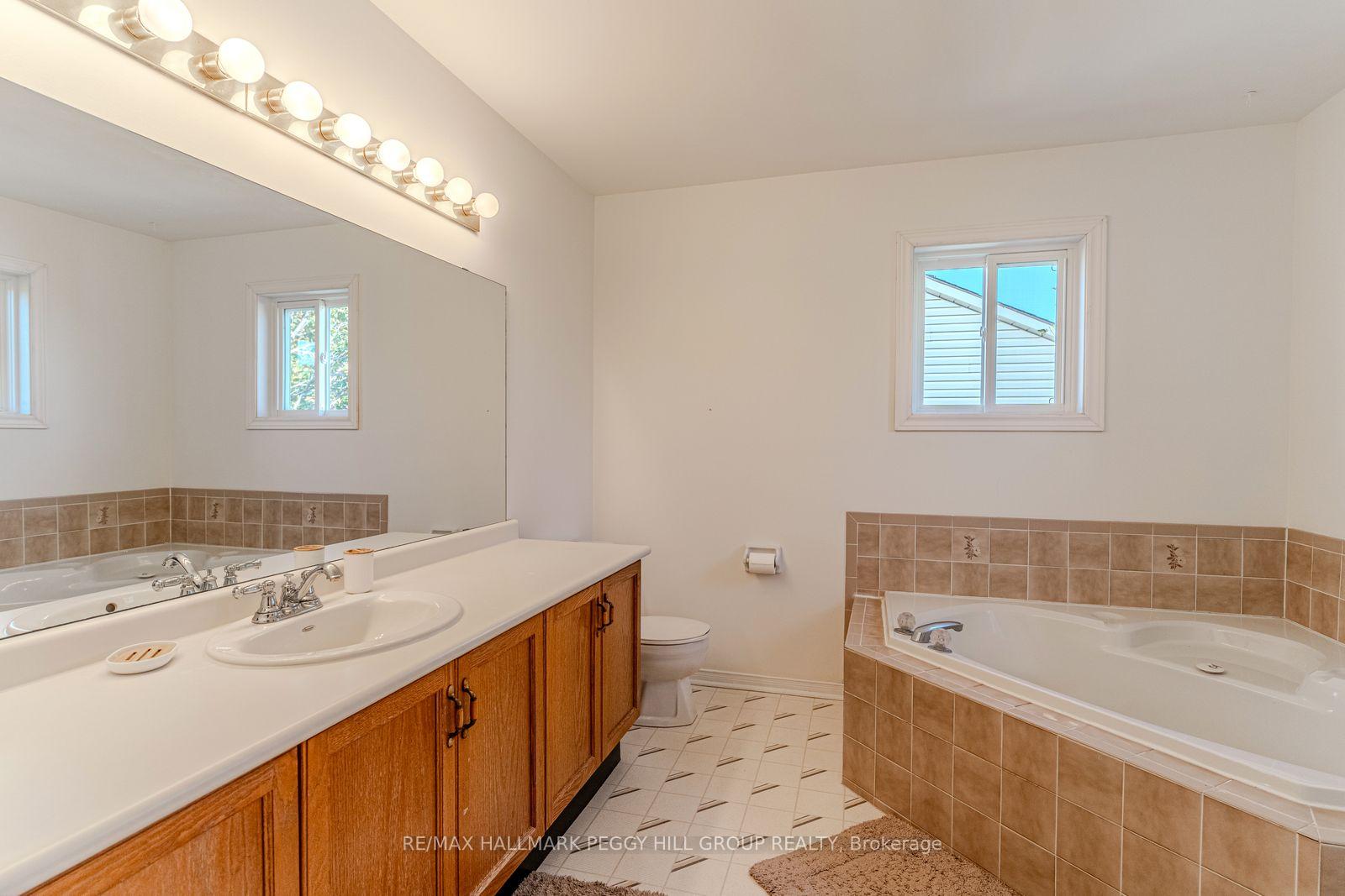 Photo 5 of 58 McDougall Drive, Barrie, West Bayfield — HOMEH