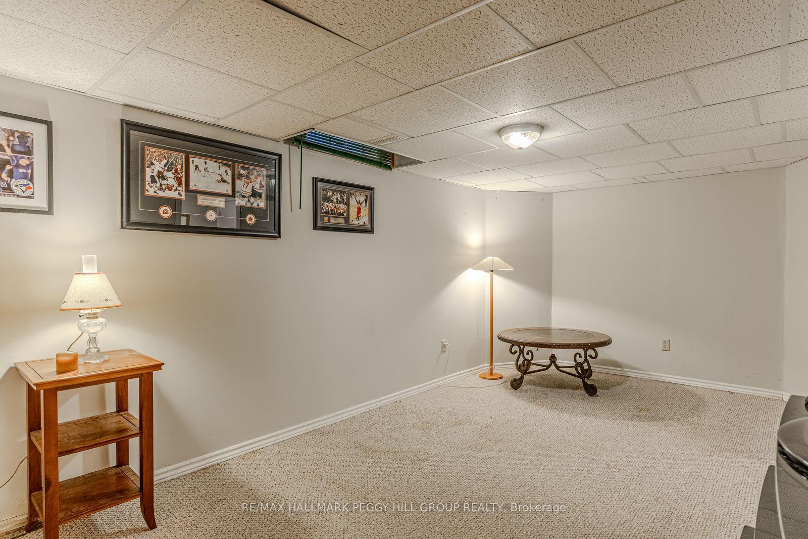Photo 16 of 58 McDougall Drive, Barrie, West Bayfield — HOMEH