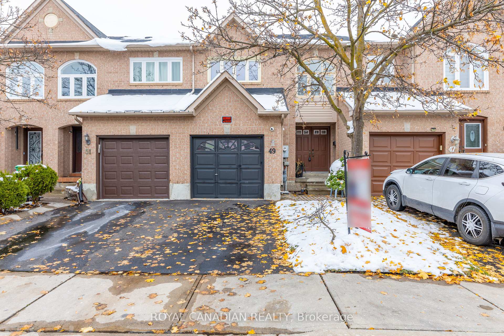 Front of Unit 32, 49 Goldenlight Circle