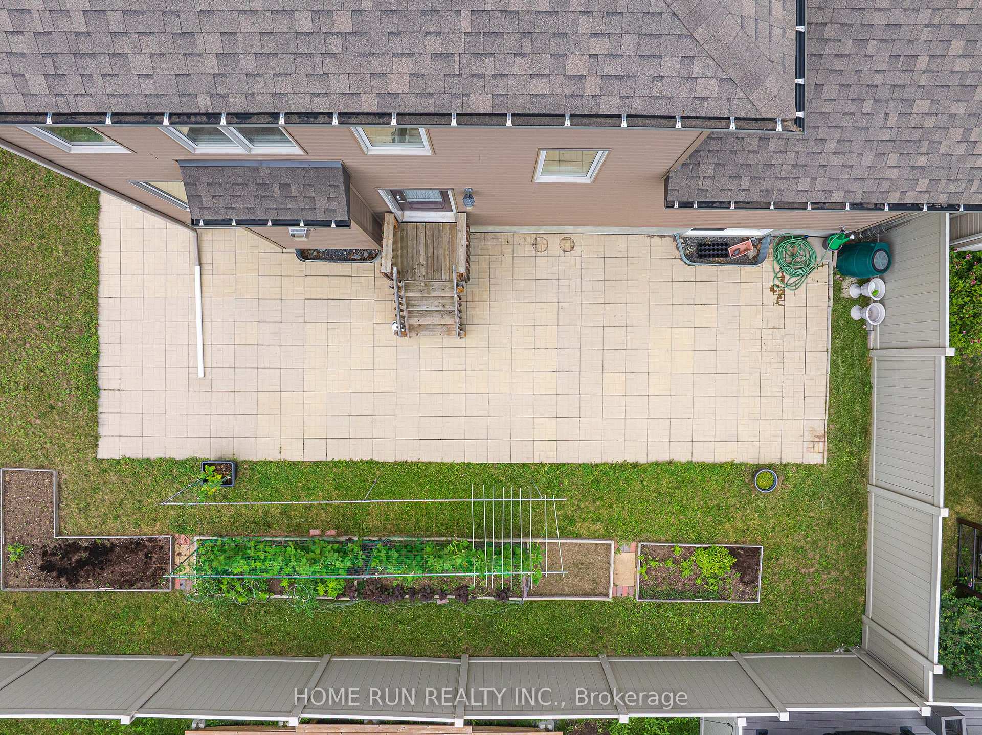 Photo 6 of 940 Guinness Crescent, Ottawa, Barrhaven - Half Moon Bay — HOMEH