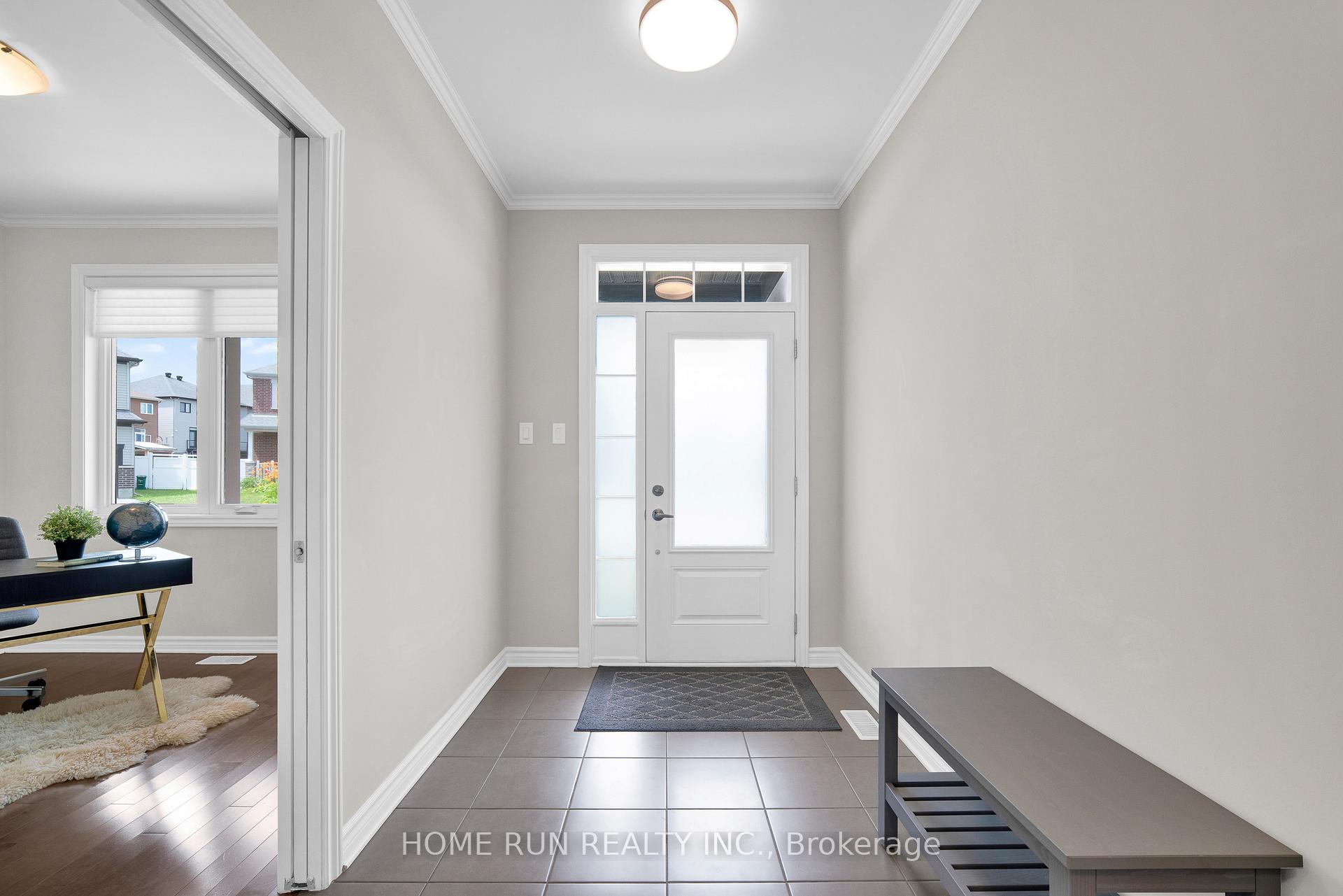 Photo 7 of 940 Guinness Crescent, Ottawa, Barrhaven - Half Moon Bay — HOMEH