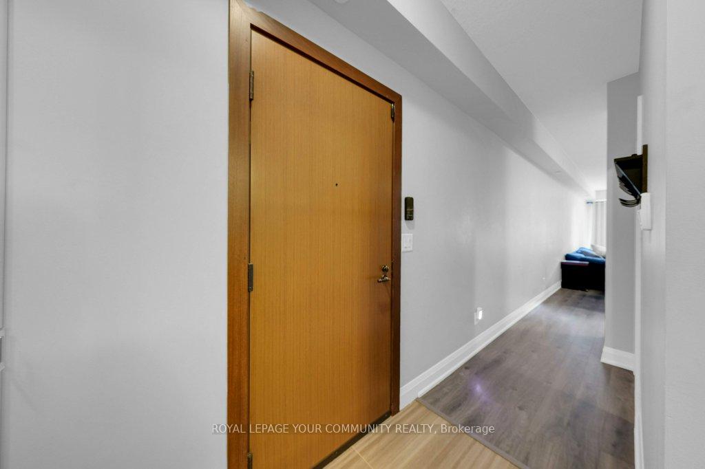 Photo 5 of Unit 202, 1 Uptown Drive, Markham, Unionville — HOMEH