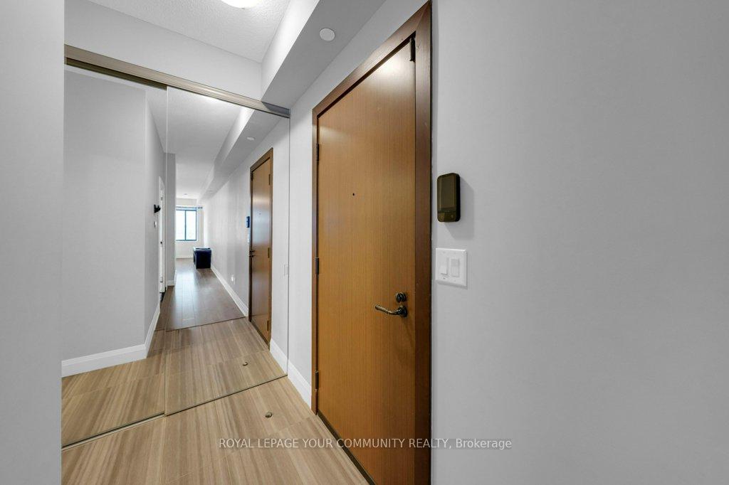 Photo 7 of Unit 202, 1 Uptown Drive, Markham, Unionville — HOMEH
