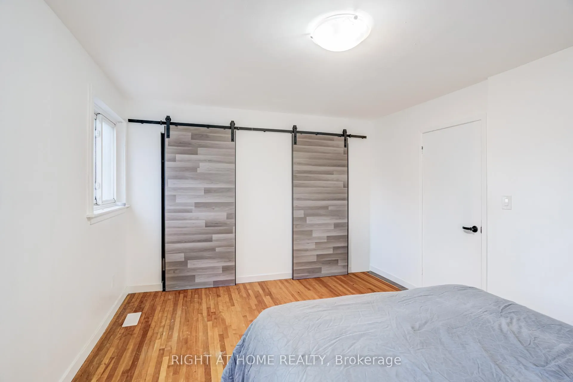Photo 11 of Unit 37, 37 The Carriage Way, Markham, Royal Orchard — HOMEH