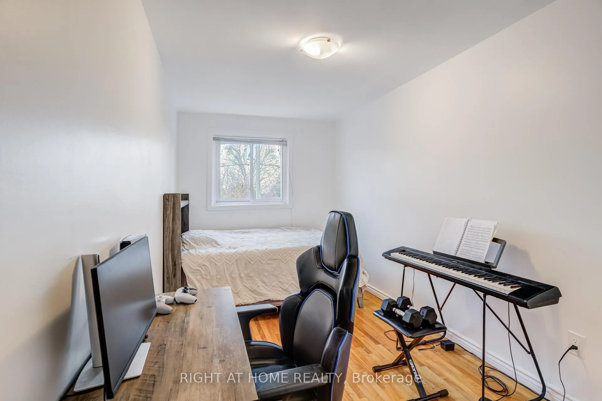 Photo 13 of Unit 37, 37 The Carriage Way, Markham, Royal Orchard — HOMEH