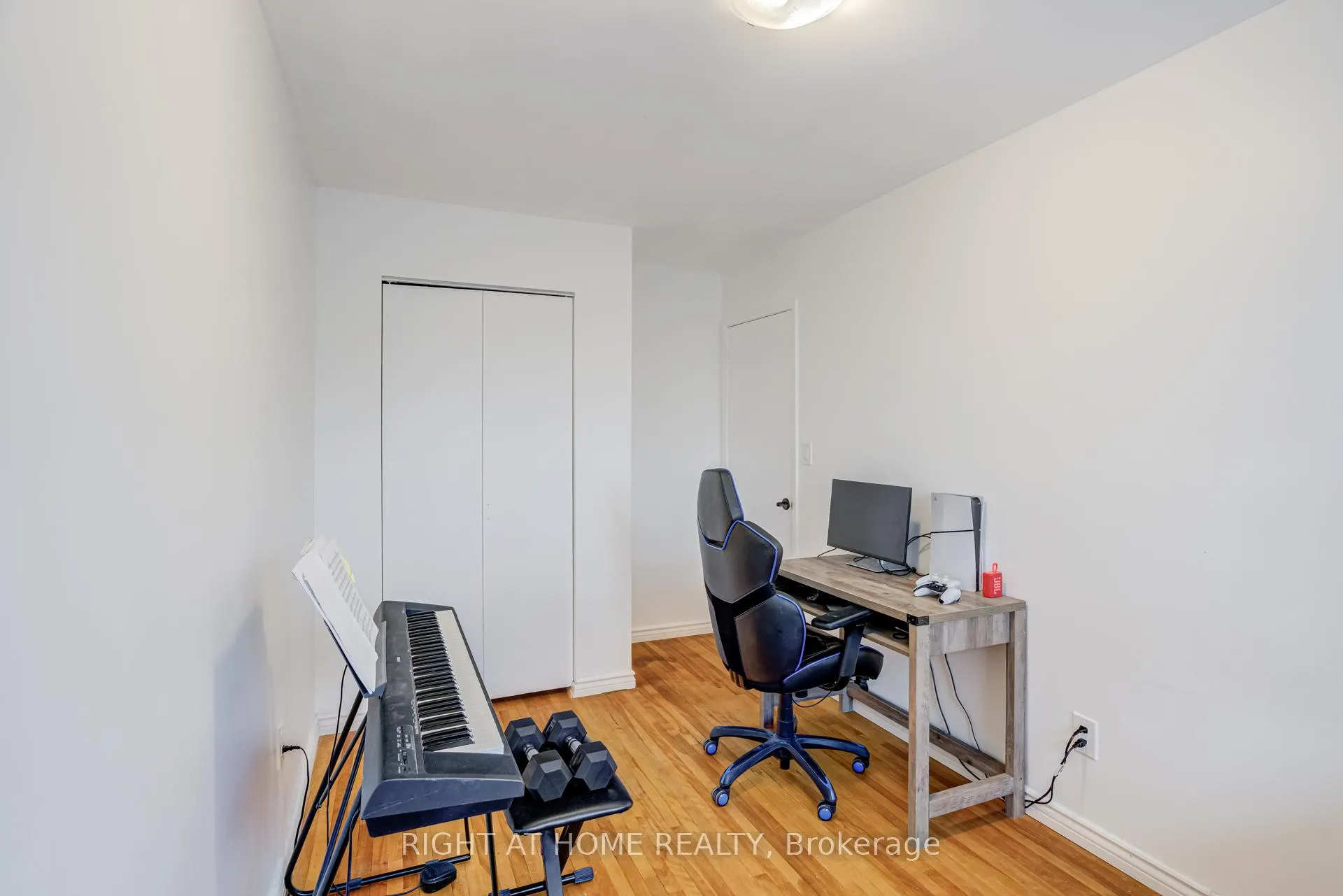 Photo 14 of Unit 37, 37 The Carriage Way, Markham, Royal Orchard — HOMEH