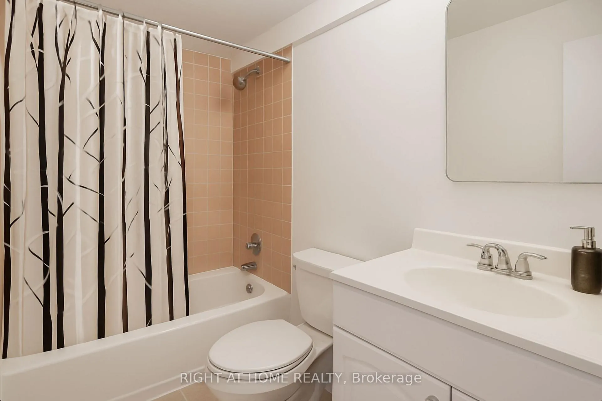 Photo 15 of Unit 37, 37 The Carriage Way, Markham, Royal Orchard — HOMEH