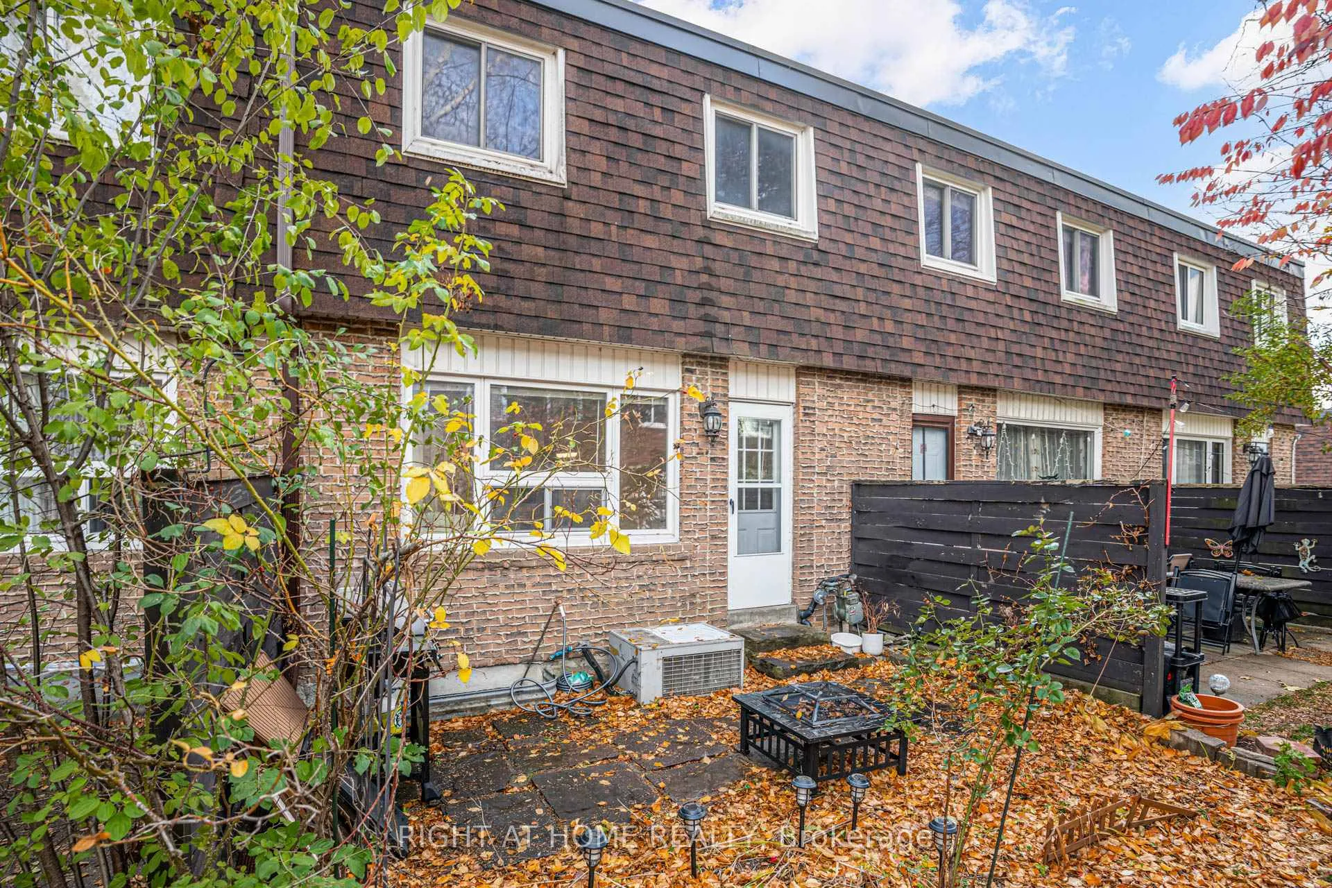 Photo 19 of Unit 37, 37 The Carriage Way, Markham, Royal Orchard — HOMEH