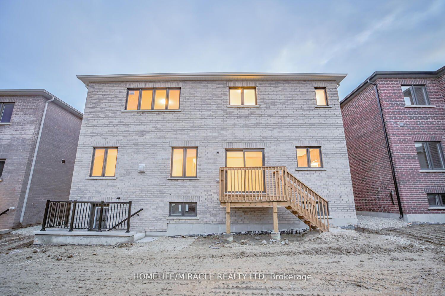 Photo 2 of 255 Centre Street, Clearview, Stayner — HOMEH