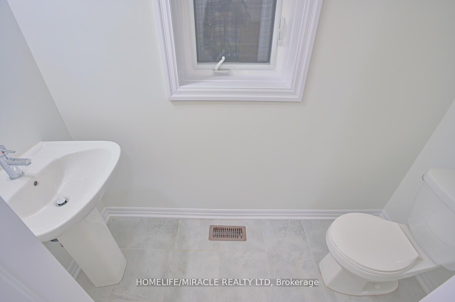 Photo 16 of 255 Centre Street, Clearview, Stayner — HOMEH