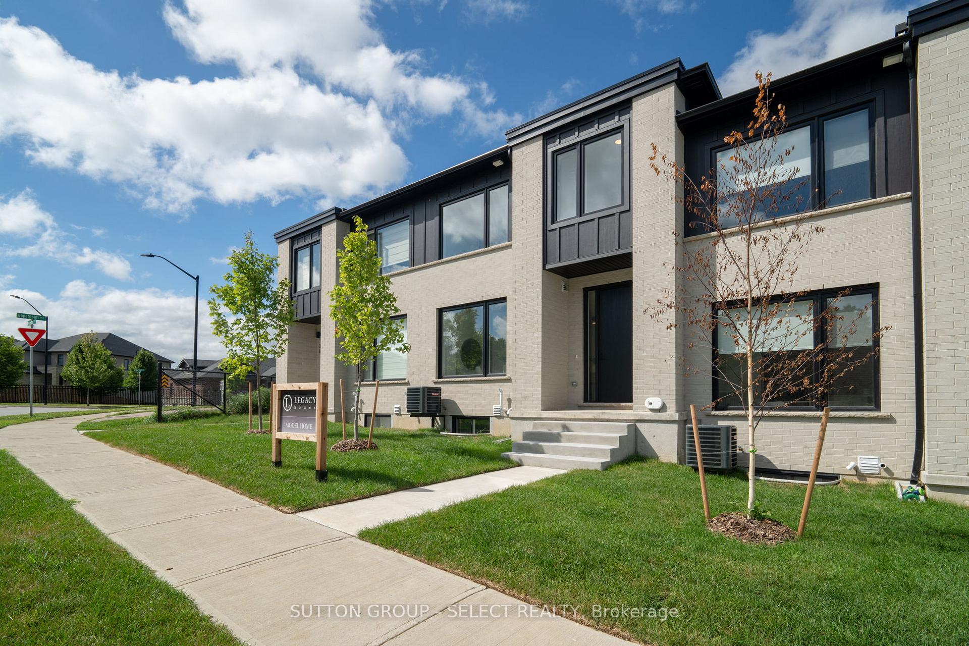 Photo 4 of Unit 32, 1175 Riverbend Road, London, South B — HOMEH