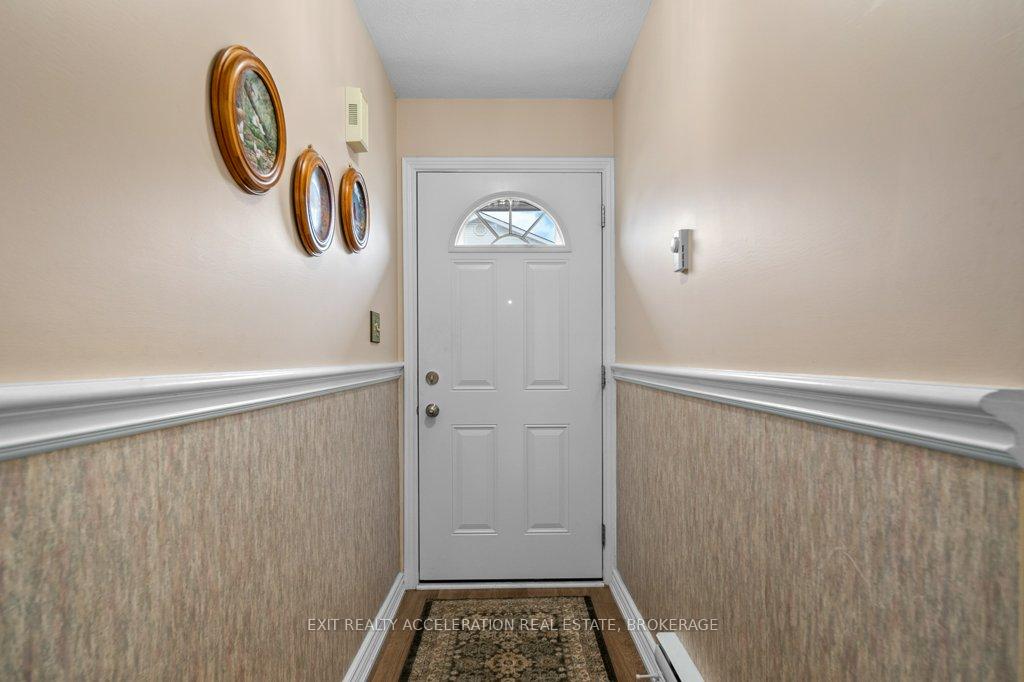 Photo 5 of Unit Unit #4, 73 Lywood Street, Belleville, Thurlow Ward — HOMEH