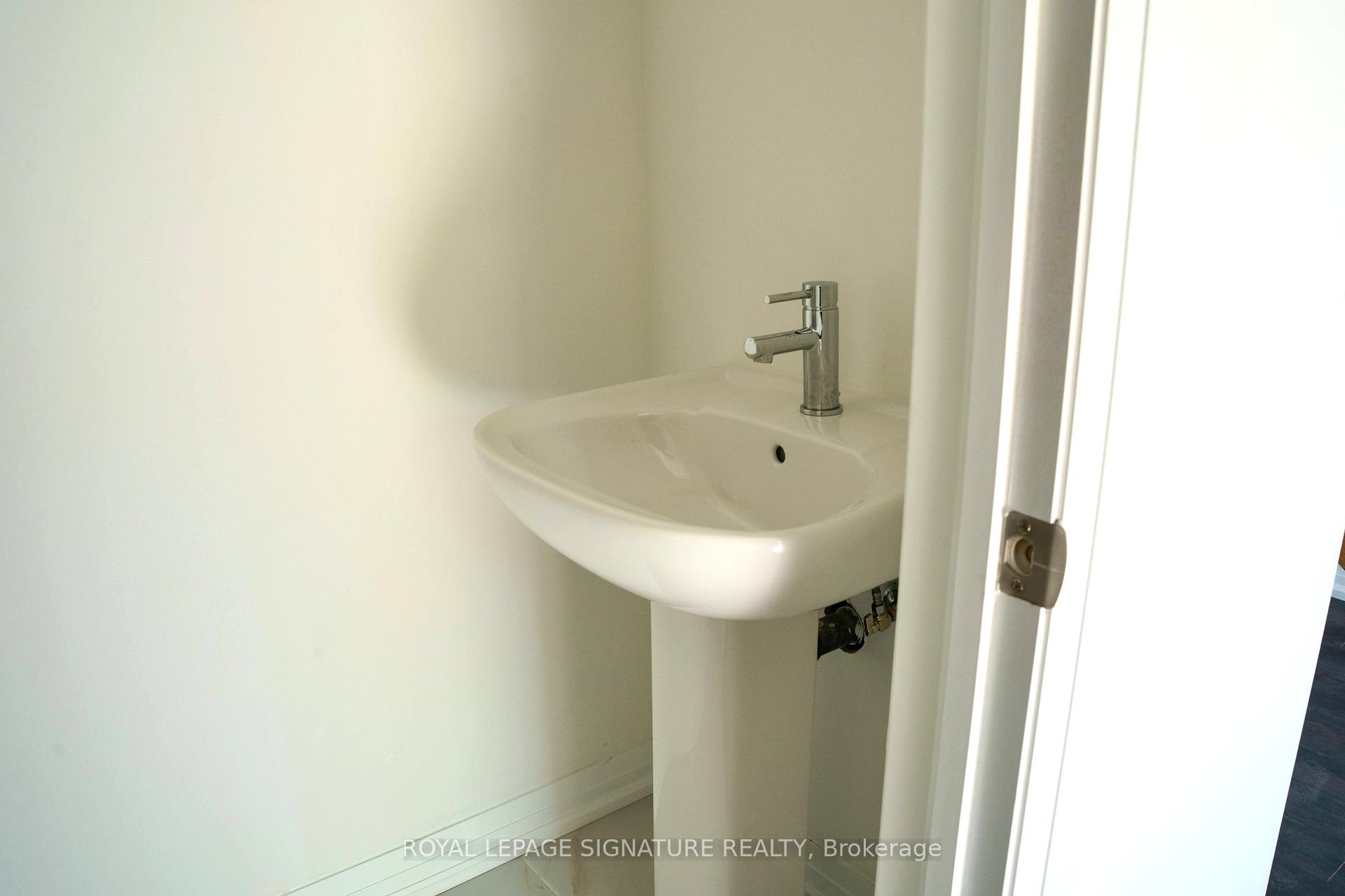 Photo 6 of Unit 44, 150 Glendale Avenue, Toronto, High Park-Swansea — HOMEH